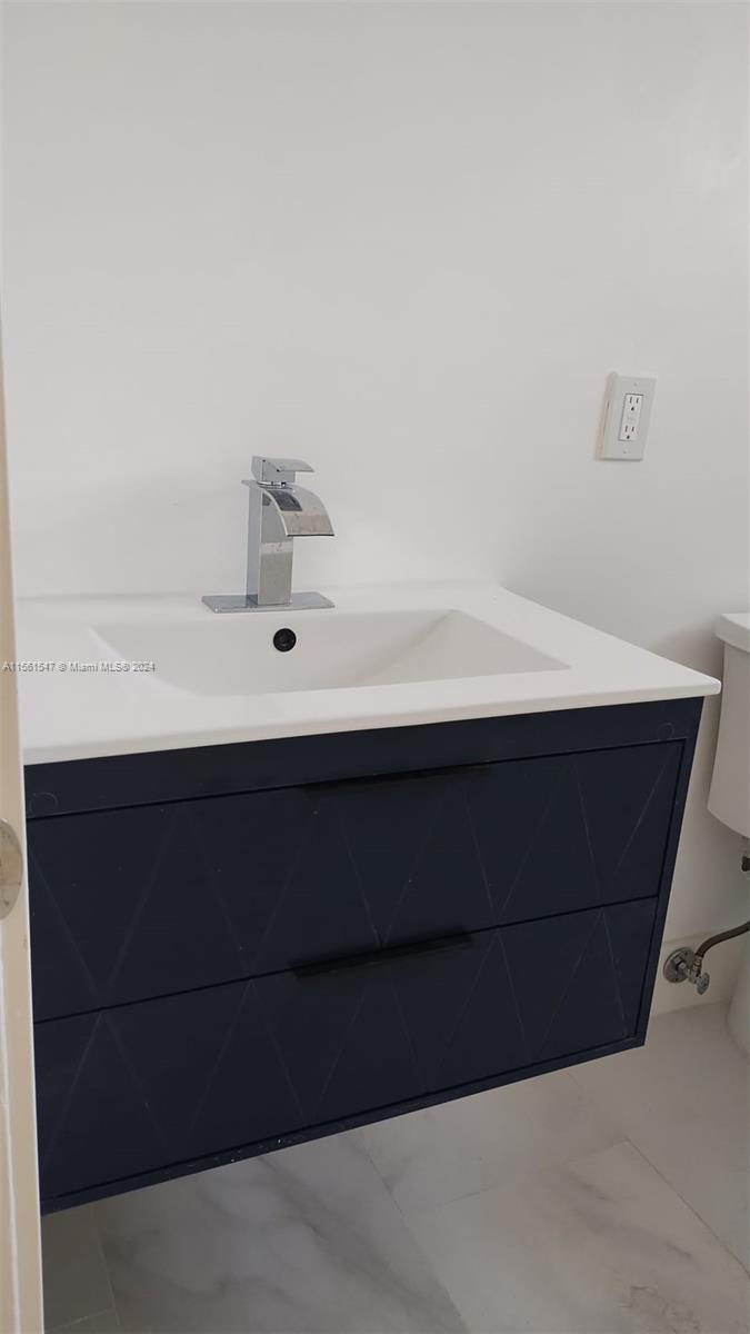 1100 NE 1st Ct 201, Hallandale Beach, Florida 33009, 2 Bedrooms Bedrooms, ,2 BathroomsBathrooms,Residentiallease,For Rent,1100 NE 1st Ct 201,A11561547