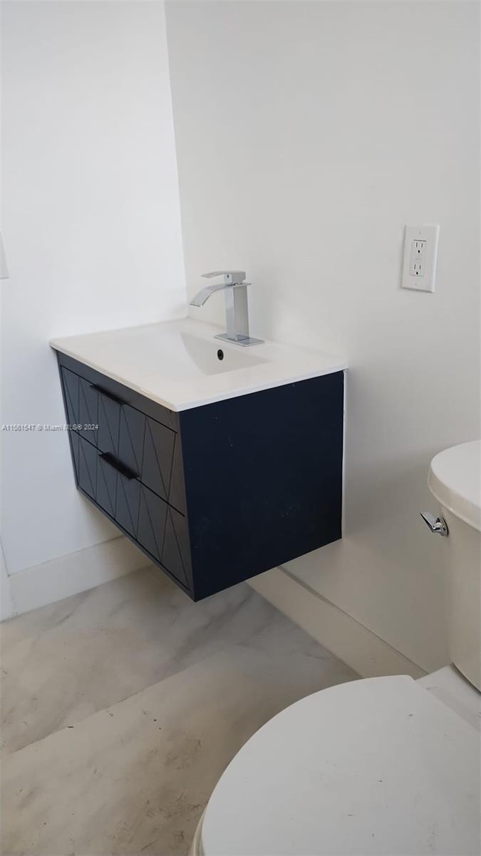 1100 NE 1st Ct 201, Hallandale Beach, Florida 33009, 2 Bedrooms Bedrooms, ,2 BathroomsBathrooms,Residentiallease,For Rent,1100 NE 1st Ct 201,A11561547