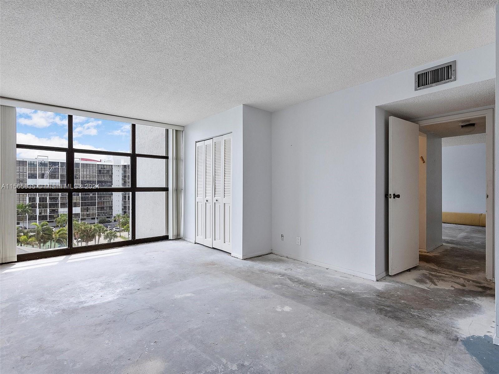 600 Parkview Dr 718, Hallandale Beach, Florida 33009, 2 Bedrooms Bedrooms, ,2 BathroomsBathrooms,Residential,For Sale,600 Parkview Dr 718,A11565835