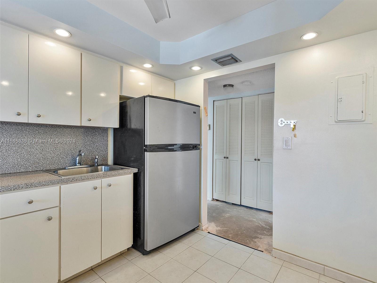 600 Parkview Dr 718, Hallandale Beach, Florida 33009, 2 Bedrooms Bedrooms, ,2 BathroomsBathrooms,Residential,For Sale,600 Parkview Dr 718,A11565835