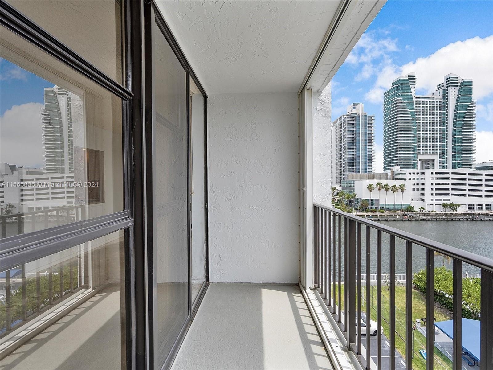 600 Parkview Dr 718, Hallandale Beach, Florida 33009, 2 Bedrooms Bedrooms, ,2 BathroomsBathrooms,Residential,For Sale,600 Parkview Dr 718,A11565835