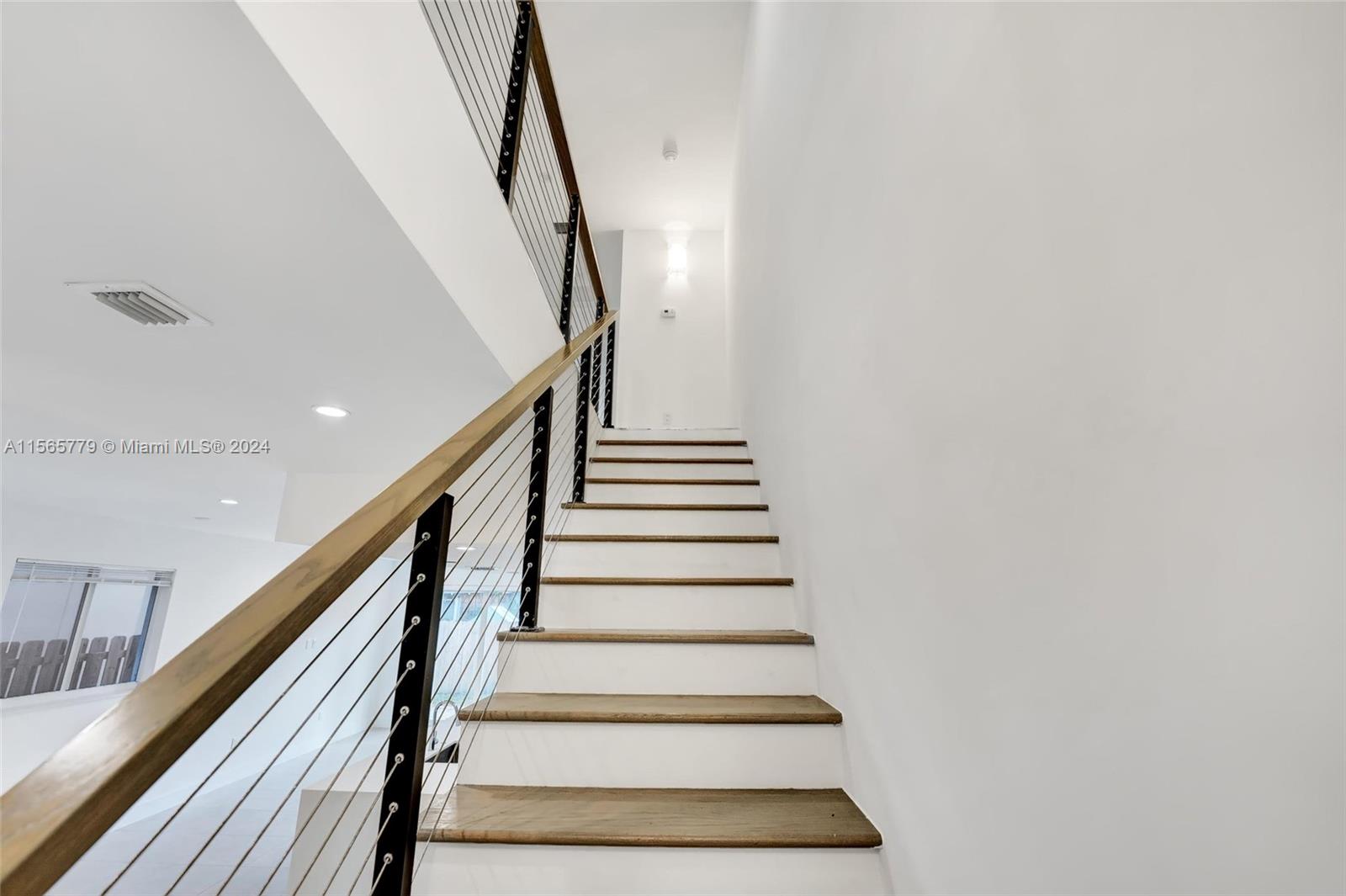 570 SW 6th Ave 570, Fort Lauderdale, Florida 33315, 3 Bedrooms Bedrooms, ,2 BathroomsBathrooms,Residentiallease,For Rent,570 SW 6th Ave 570,A11565779