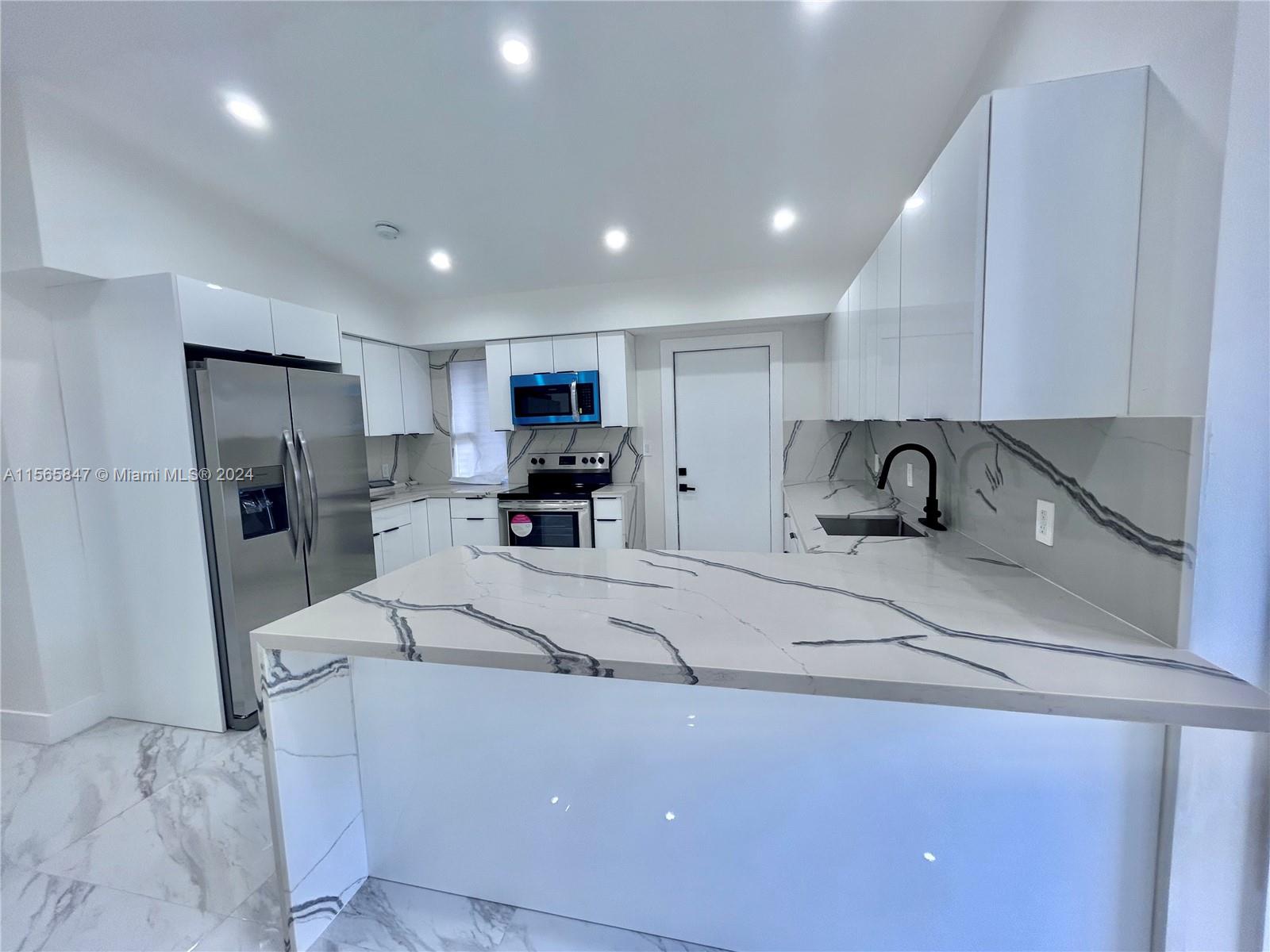 580 NE 177th St 0, North Miami Beach, Florida 33162, 2 Bedrooms Bedrooms, ,2 BathroomsBathrooms,Residentiallease,For Rent,580 NE 177th St 0,A11565847