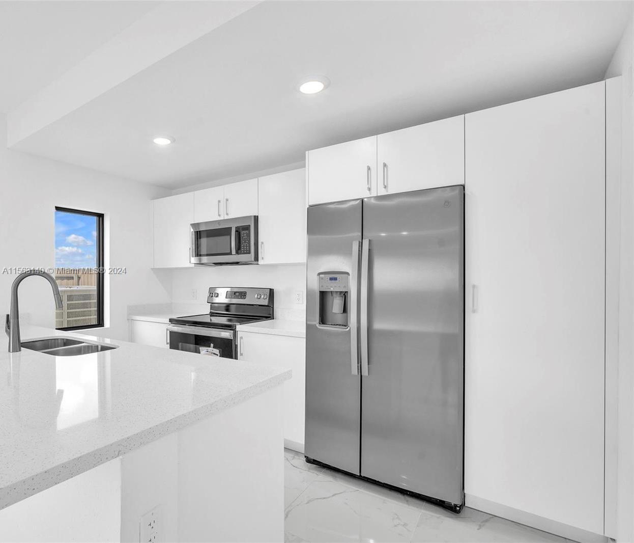 Homestead, Florida 33034, 5 Bedrooms Bedrooms, ,4 BathroomsBathrooms,Residentiallease,For Rent,A11563140