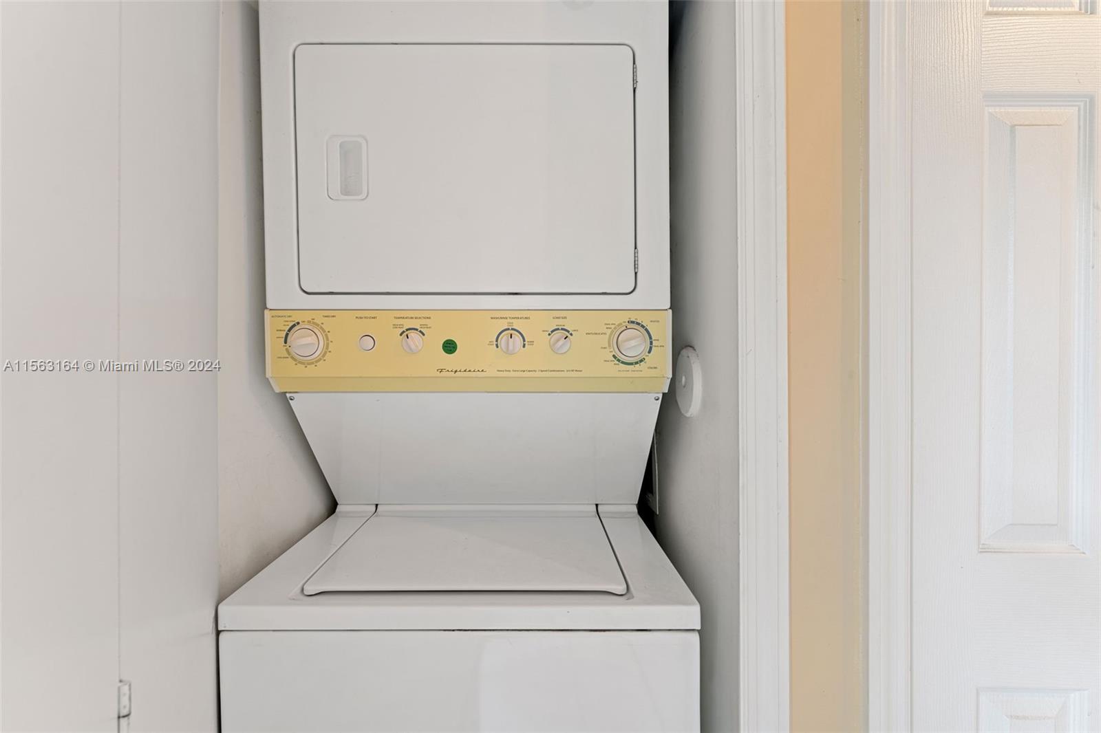 1261 SE 29th St 105-25, Homestead, Florida 33035, 2 Bedrooms Bedrooms, ,2 BathroomsBathrooms,Residential,For Sale,1261 SE 29th St 105-25,A11563164