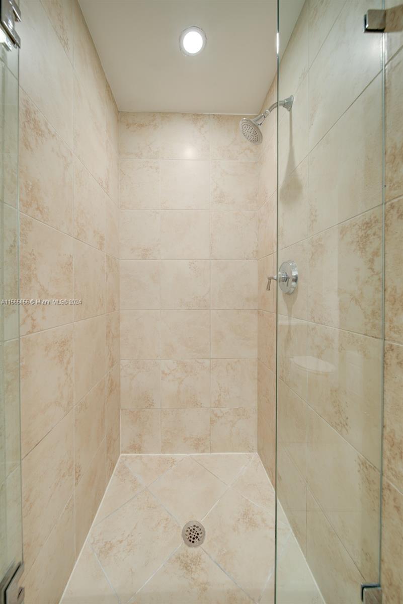 1300 Ponce De Leon Blvd 710, Coral Gables, Florida 33134, 1 Bedroom Bedrooms, ,1 BathroomBathrooms,Residentiallease,For Rent,1300 Ponce De Leon Blvd 710,A11565856