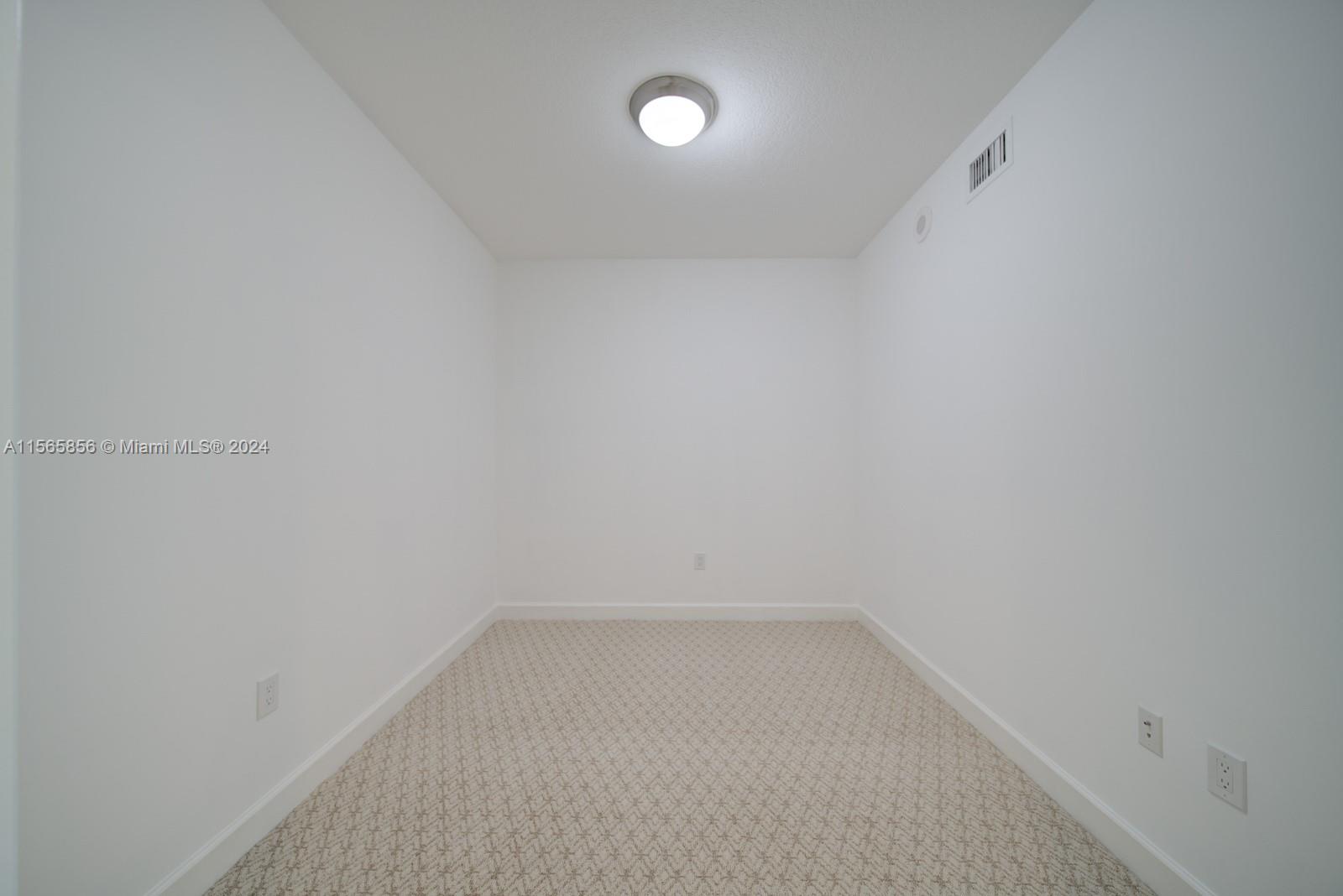 1300 Ponce De Leon Blvd 710, Coral Gables, Florida 33134, 1 Bedroom Bedrooms, ,1 BathroomBathrooms,Residentiallease,For Rent,1300 Ponce De Leon Blvd 710,A11565856