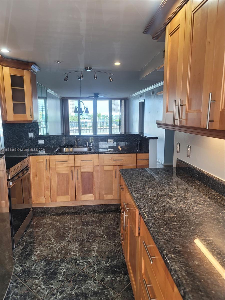 121 Golden Isles Dr 405, Hallandale Beach, Florida 33009, 2 Bedrooms Bedrooms, ,2 BathroomsBathrooms,Residentiallease,For Rent,121 Golden Isles Dr 405,A11565863