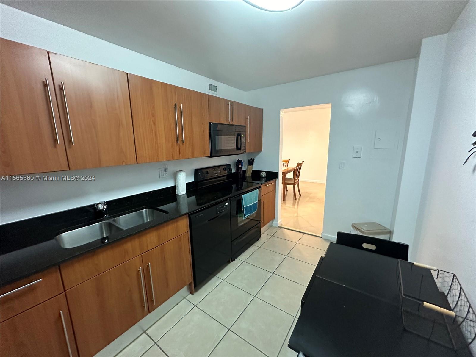 3001 S OCEAN DR 423 E, Hollywood, Florida 33019, 1 Bedroom Bedrooms, ,1 BathroomBathrooms,Residentiallease,For Rent,3001 S OCEAN DR 423 E,A11565860