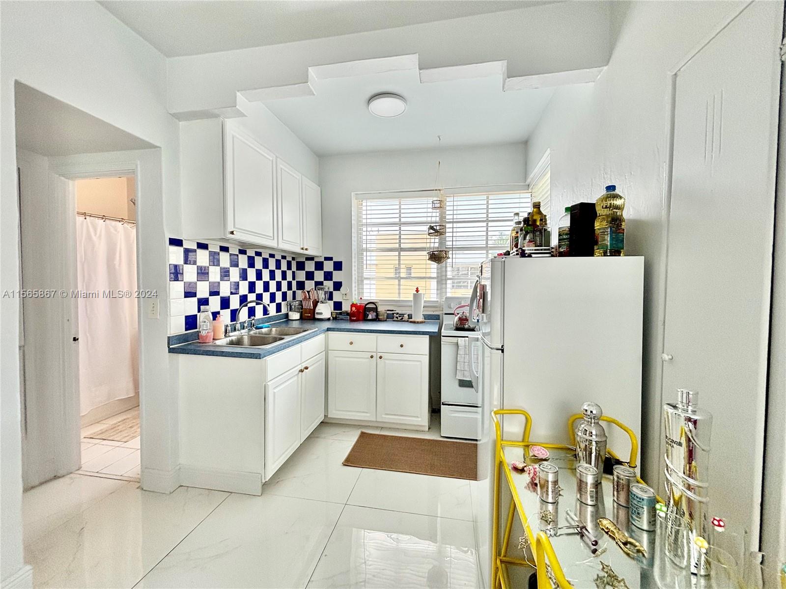 1005 Meridian Ave 6, Miami Beach, Florida 33139, ,1 BathroomBathrooms,Residentiallease,For Rent,1005 Meridian Ave 6,A11565867