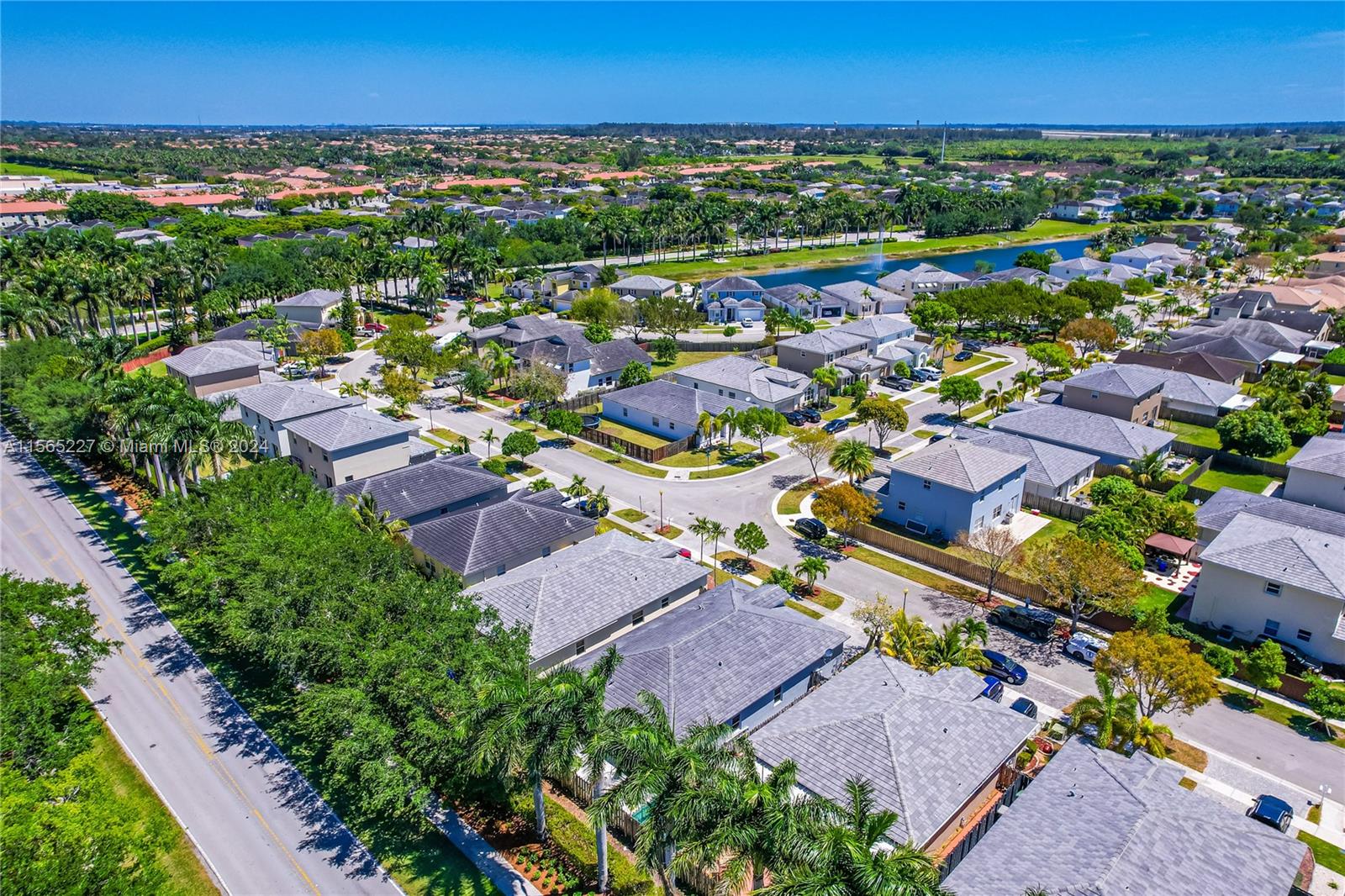 142 NE 33rd Ter, Homestead, Florida 33033, 4 Bedrooms Bedrooms, ,3 BathroomsBathrooms,Residential,For Sale,142 NE 33rd Ter,A11565227