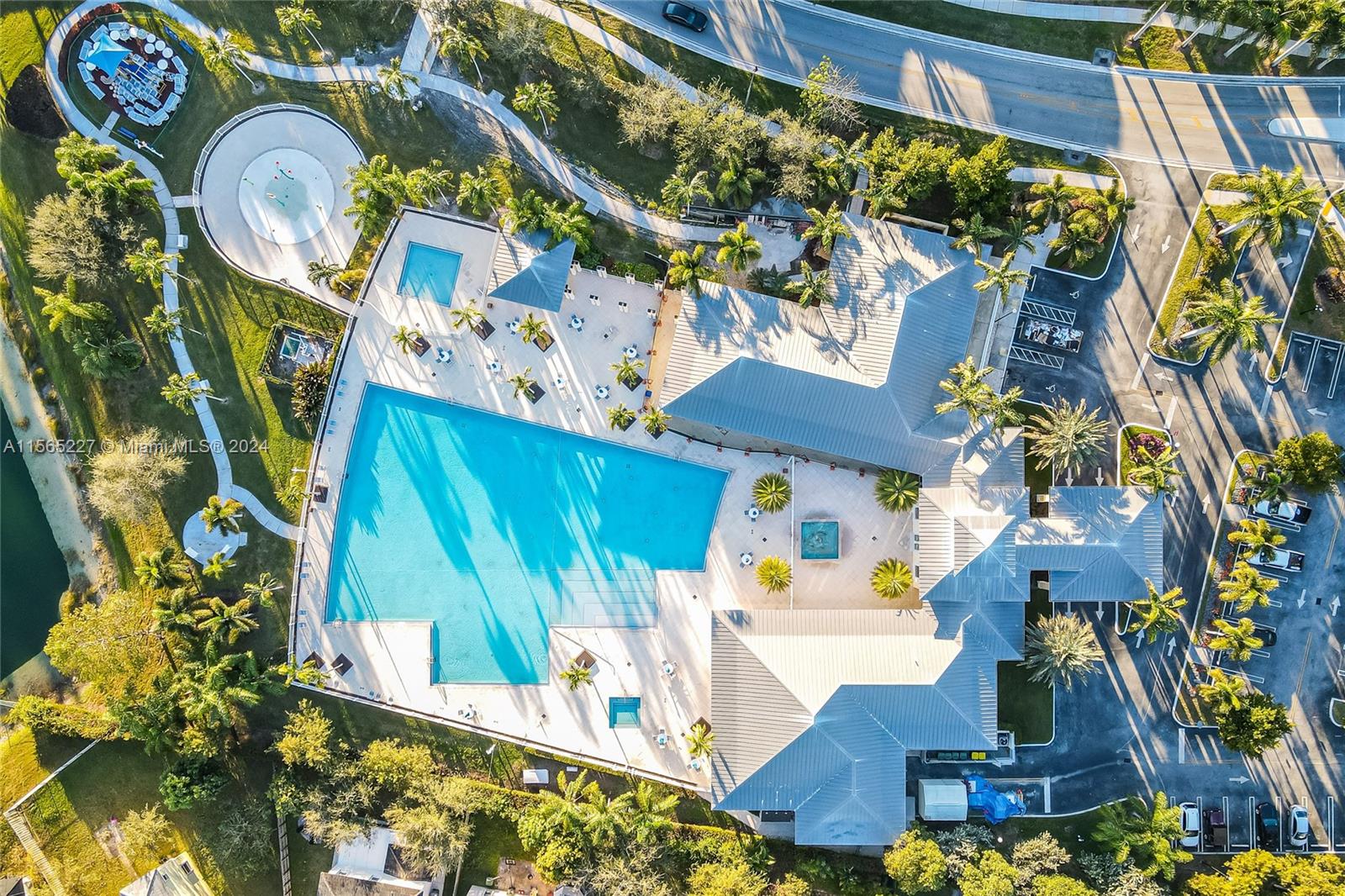 142 NE 33rd Ter, Homestead, Florida 33033, 4 Bedrooms Bedrooms, ,3 BathroomsBathrooms,Residential,For Sale,142 NE 33rd Ter,A11565227