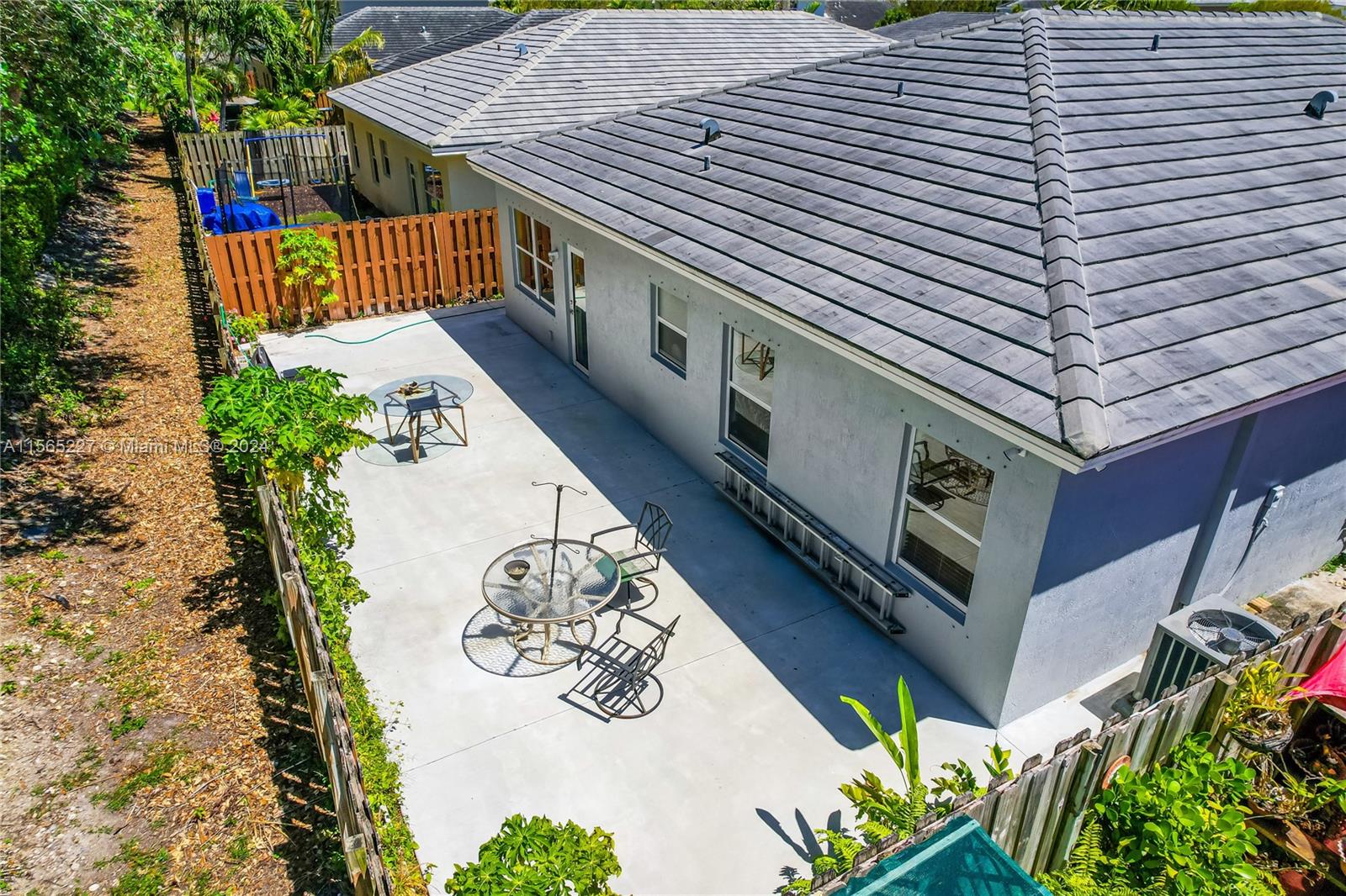 142 NE 33rd Ter, Homestead, Florida 33033, 4 Bedrooms Bedrooms, ,3 BathroomsBathrooms,Residential,For Sale,142 NE 33rd Ter,A11565227