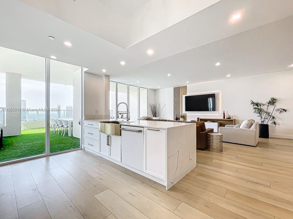 3330 NE 190th St UPH11, Aventura, Florida 33180, 3 Bedrooms Bedrooms, ,4 BathroomsBathrooms,Residential,For Sale,3330 NE 190th St UPH11,A11565019