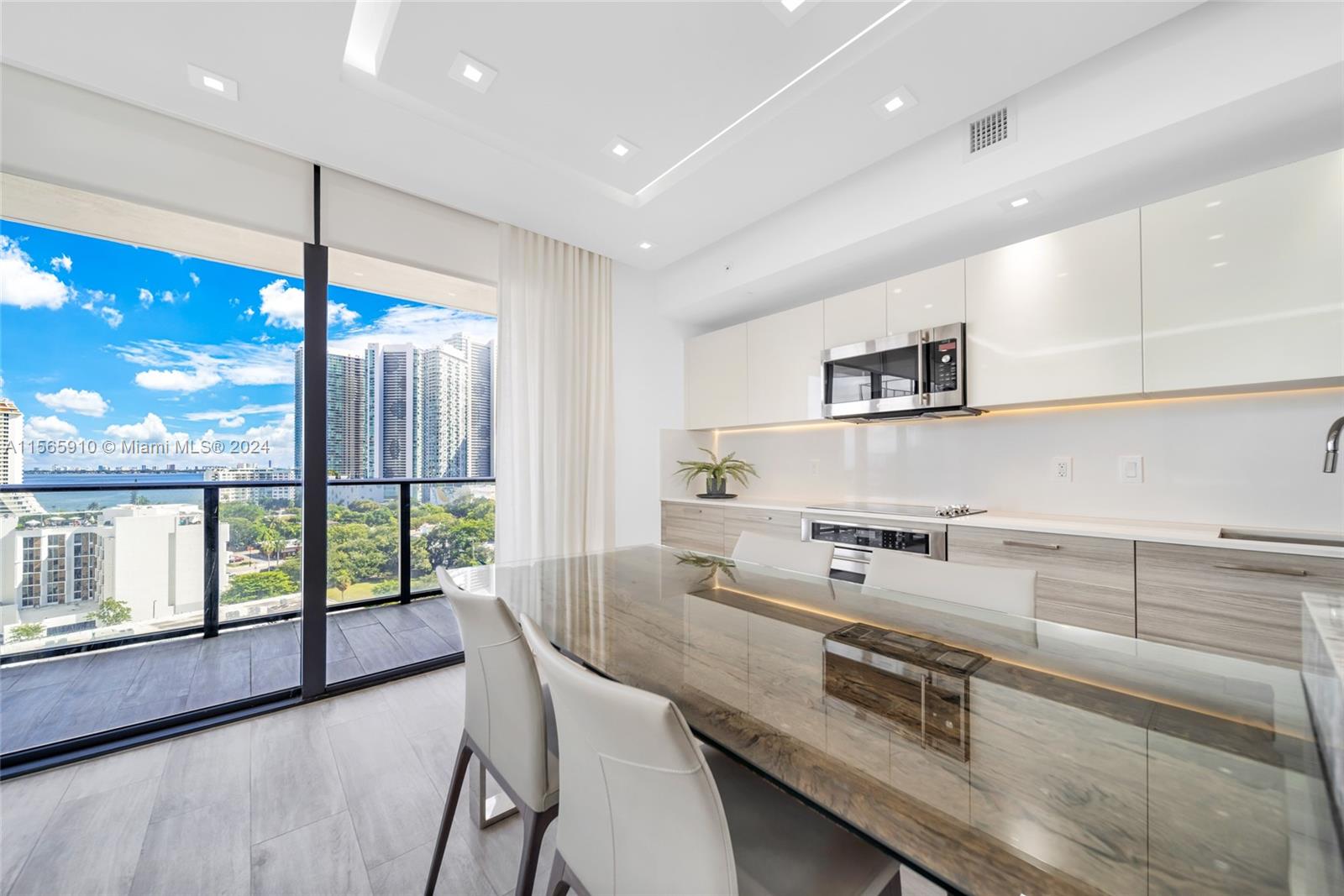 121 NE 34th St 1108, Miami, Florida 33137, 3 Bedrooms Bedrooms, ,3 BathroomsBathrooms,Residentiallease,For Rent,121 NE 34th St 1108,A11565910