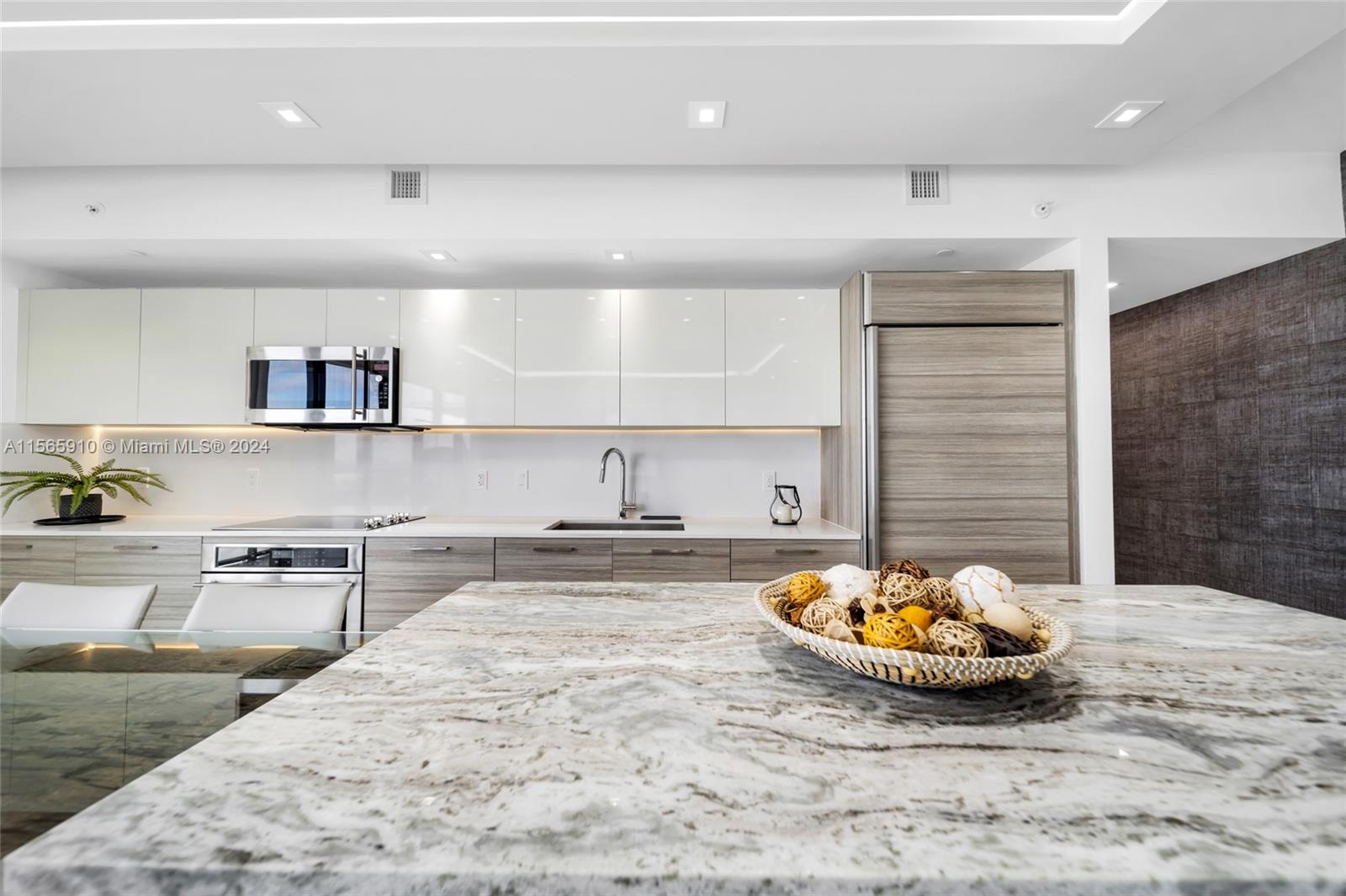 121 NE 34th St 1108, Miami, Florida 33137, 3 Bedrooms Bedrooms, ,3 BathroomsBathrooms,Residentiallease,For Rent,121 NE 34th St 1108,A11565910