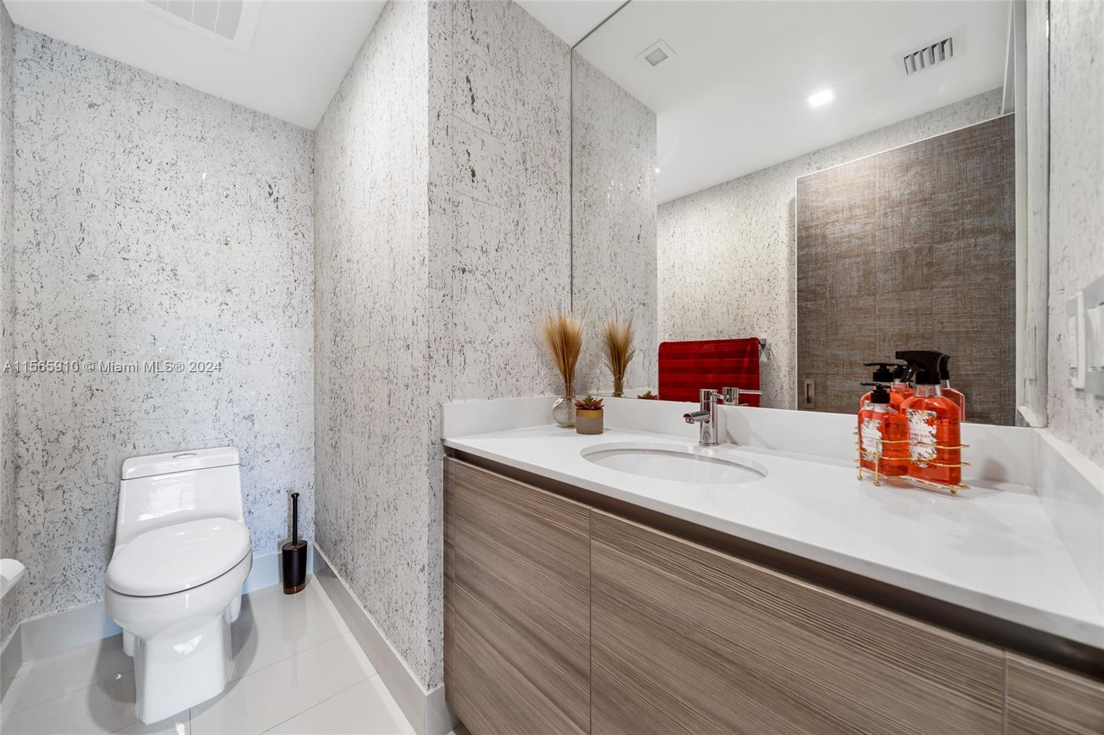 121 NE 34th St 1108, Miami, Florida 33137, 3 Bedrooms Bedrooms, ,3 BathroomsBathrooms,Residentiallease,For Rent,121 NE 34th St 1108,A11565910