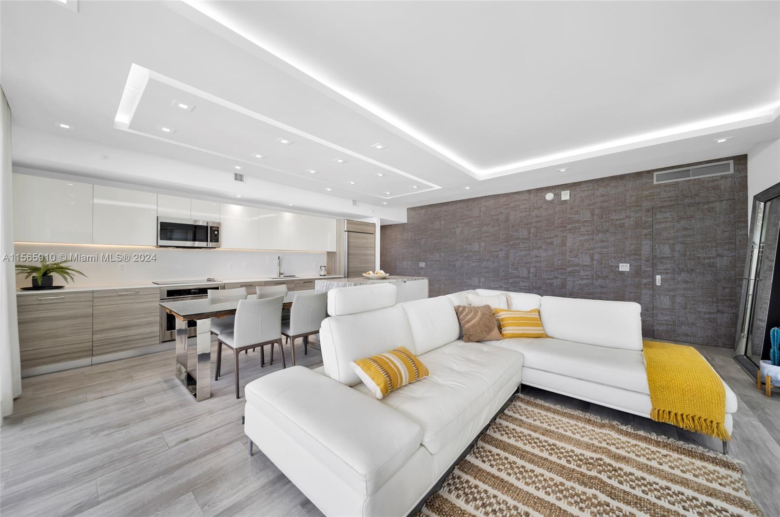 121 NE 34th St 1108, Miami, Florida 33137, 3 Bedrooms Bedrooms, ,3 BathroomsBathrooms,Residentiallease,For Rent,121 NE 34th St 1108,A11565910