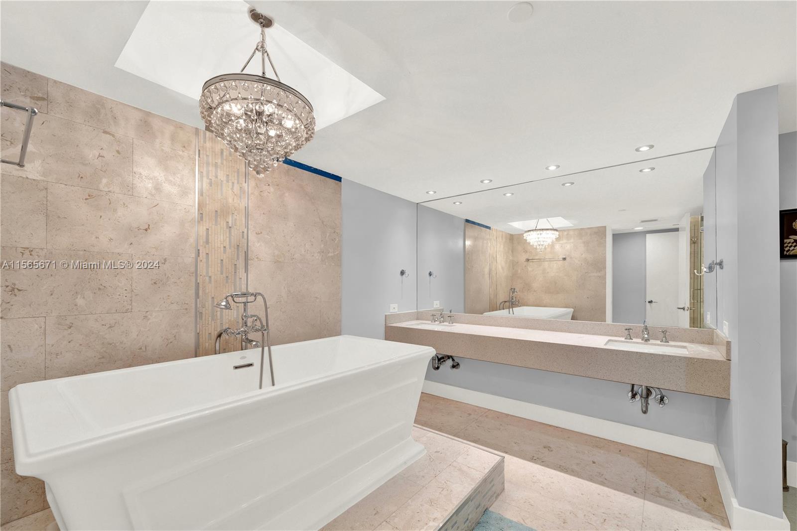 19355 Turnberry Way 22D, Aventura, Florida 33180, 2 Bedrooms Bedrooms, ,2 BathroomsBathrooms,Residential,For Sale,19355 Turnberry Way 22D,A11565671