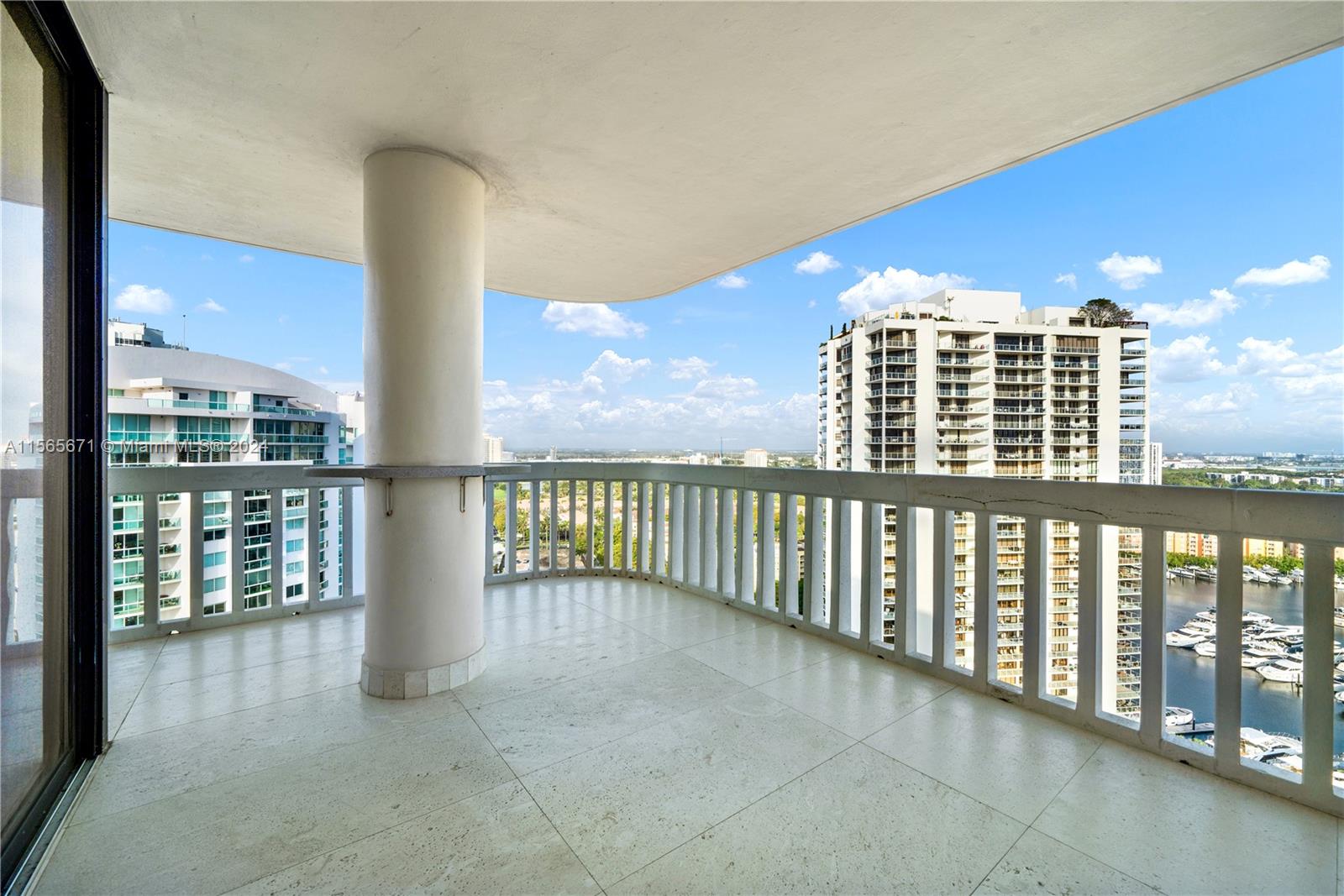 19355 Turnberry Way 22D, Aventura, Florida 33180, 2 Bedrooms Bedrooms, ,2 BathroomsBathrooms,Residential,For Sale,19355 Turnberry Way 22D,A11565671