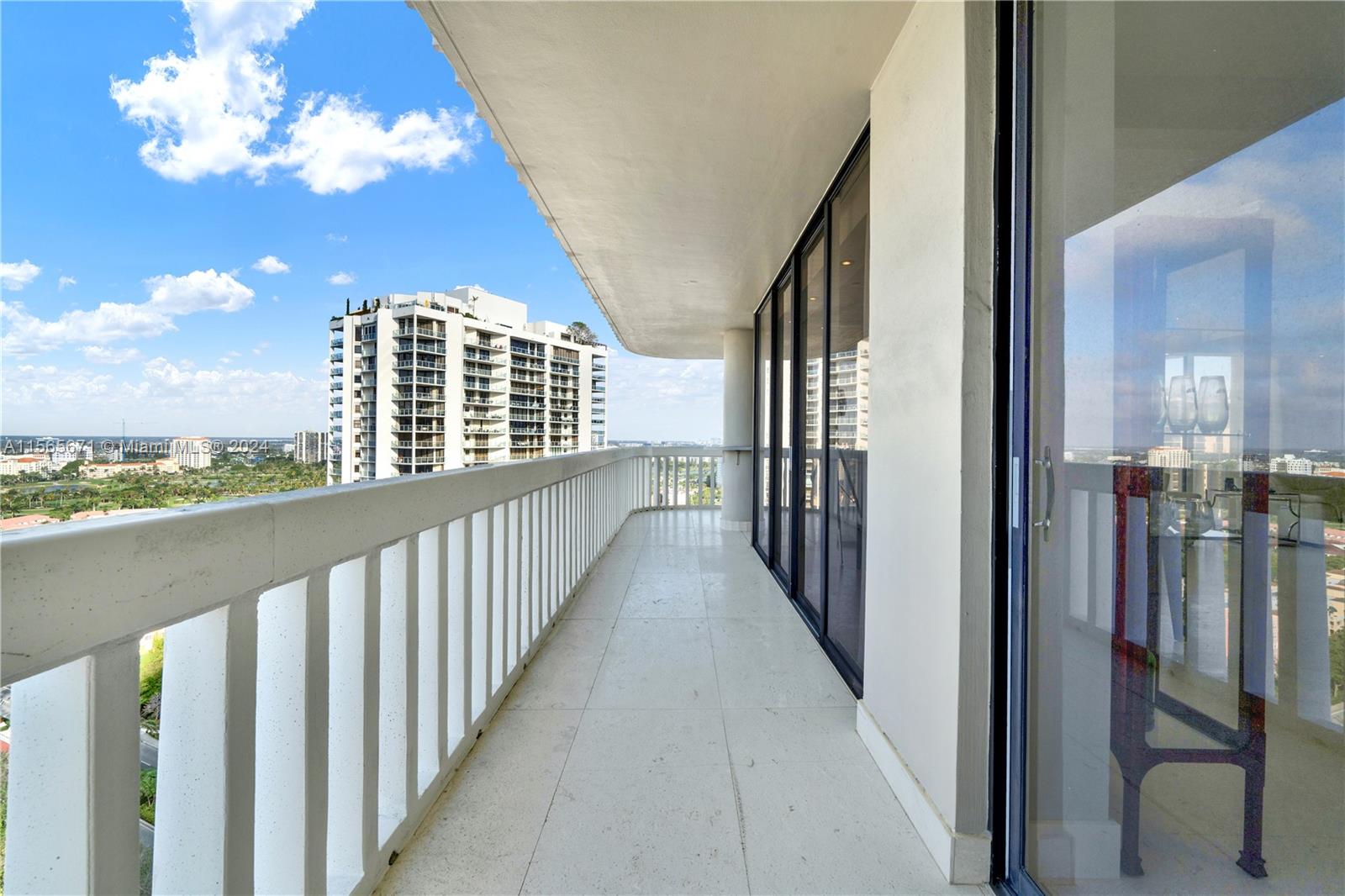 19355 Turnberry Way 22D, Aventura, Florida 33180, 2 Bedrooms Bedrooms, ,2 BathroomsBathrooms,Residential,For Sale,19355 Turnberry Way 22D,A11565671
