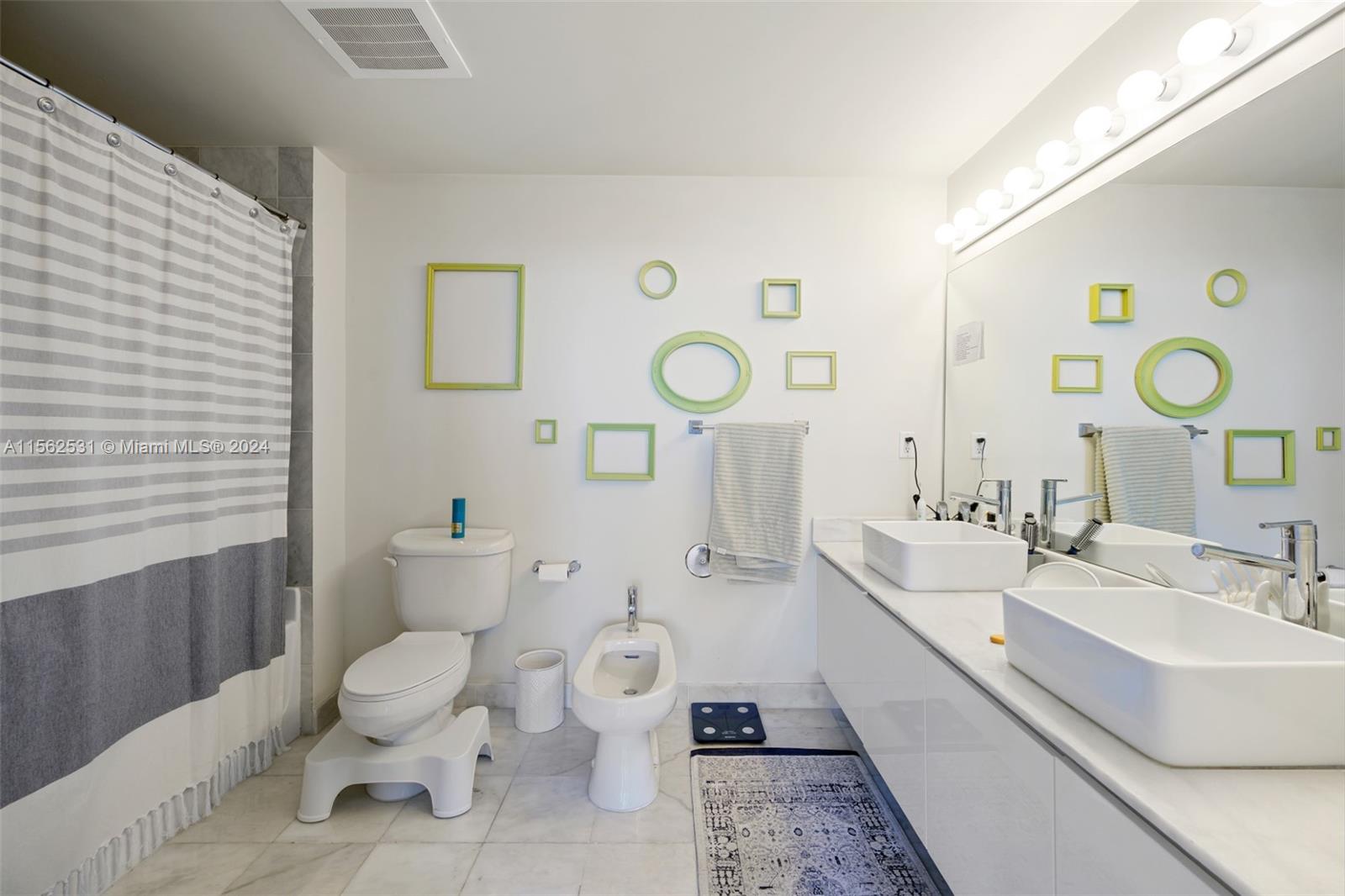 601 NE 36th St 2909, Miami, Florida 33137, 2 Bedrooms Bedrooms, ,2 BathroomsBathrooms,Residential,For Sale,601 NE 36th St 2909,A11562531