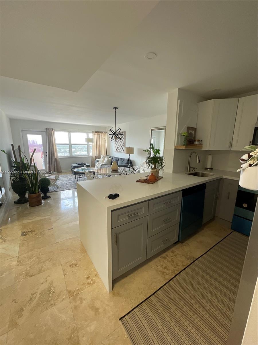 401 Golden Isles Dr 1111, Hallandale Beach, Florida 33009, 1 Bedroom Bedrooms, ,1 BathroomBathrooms,Residentiallease,For Rent,401 Golden Isles Dr 1111,A11565922
