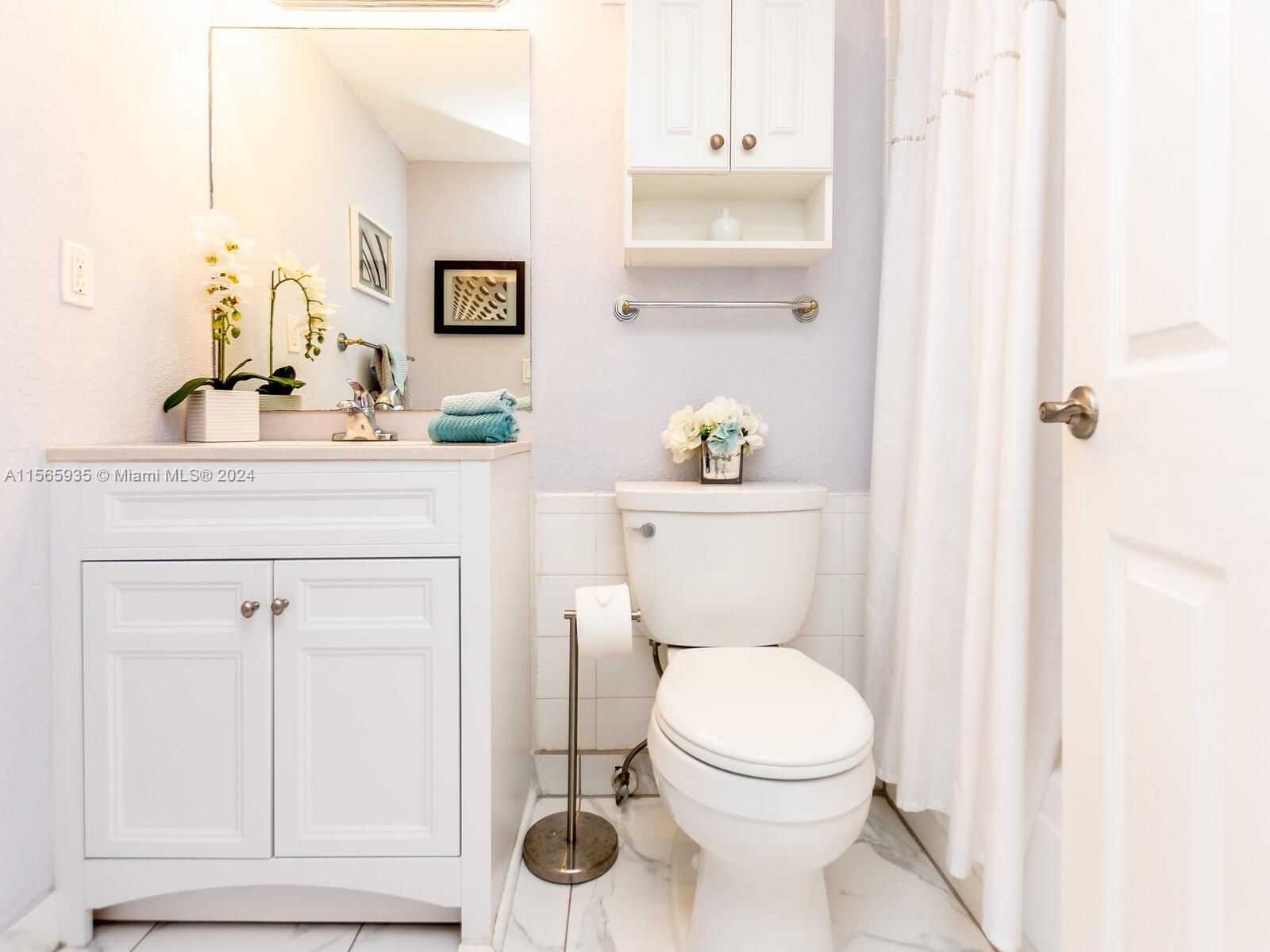 Hollywood, Florida 33019, ,1 BathroomBathrooms,Residentiallease,For Rent,A11565935