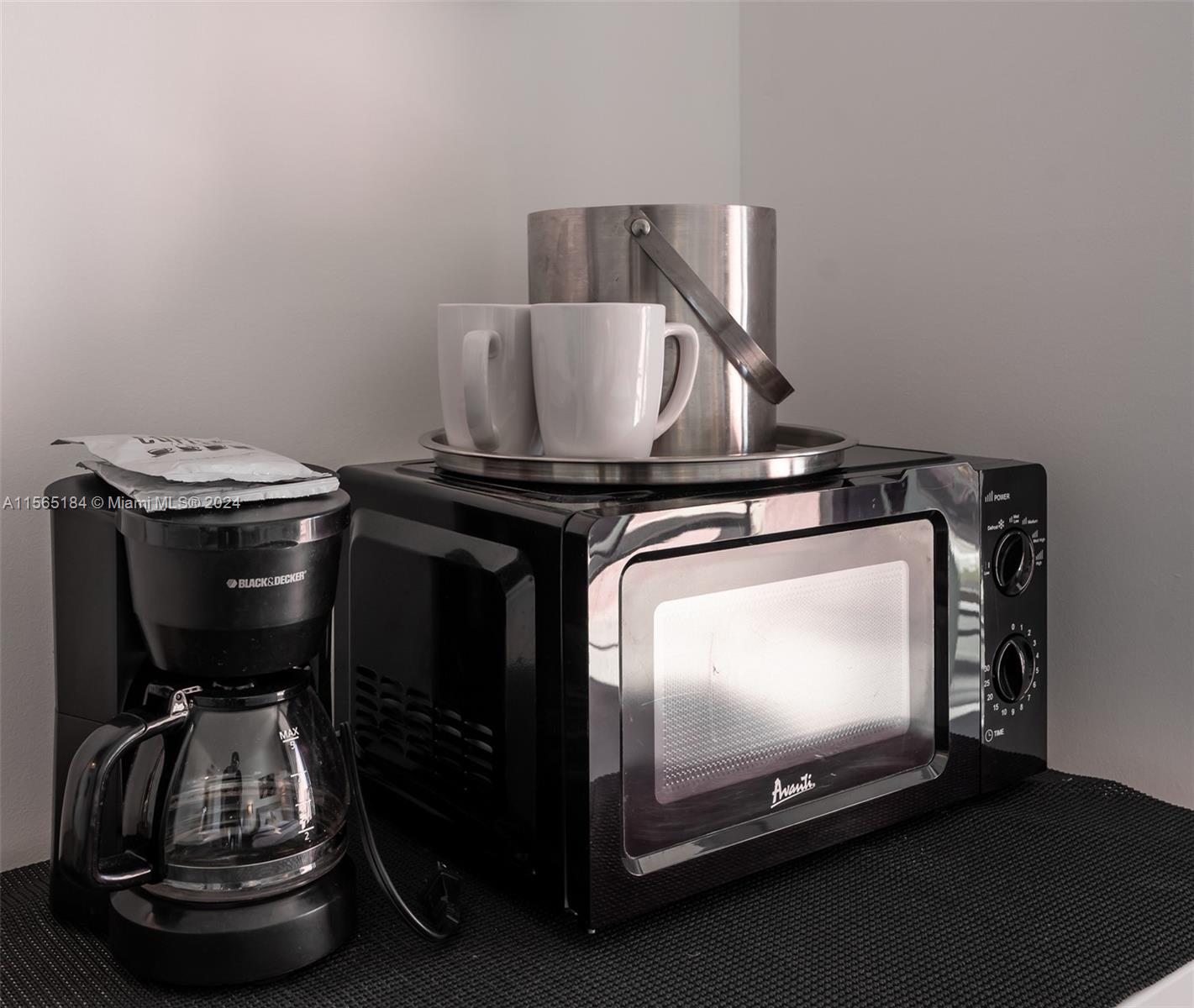 2602 E Hallandale Beach Blvd R607, Hallandale Beach, Florida 33009, 2 Bedrooms Bedrooms, ,2 BathroomsBathrooms,Residential,For Sale,2602 E Hallandale Beach Blvd R607,A11565184