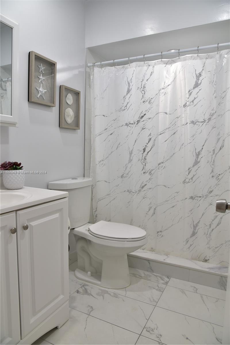 6745 Crooked Palm Ln 6745, Miami Lakes, Florida 33014, 3 Bedrooms Bedrooms, ,2 BathroomsBathrooms,Residentiallease,For Rent,6745 Crooked Palm Ln 6745,A11565969