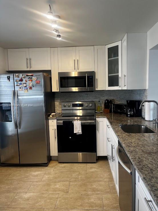 319 NE 14th Ave 702, Hallandale Beach, Florida 33009, 2 Bedrooms Bedrooms, ,2 BathroomsBathrooms,Residentiallease,For Rent,319 NE 14th Ave 702,A11565095