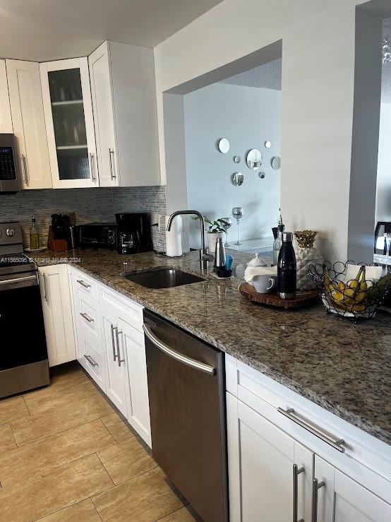 319 NE 14th Ave 702, Hallandale Beach, Florida 33009, 2 Bedrooms Bedrooms, ,2 BathroomsBathrooms,Residentiallease,For Rent,319 NE 14th Ave 702,A11565095