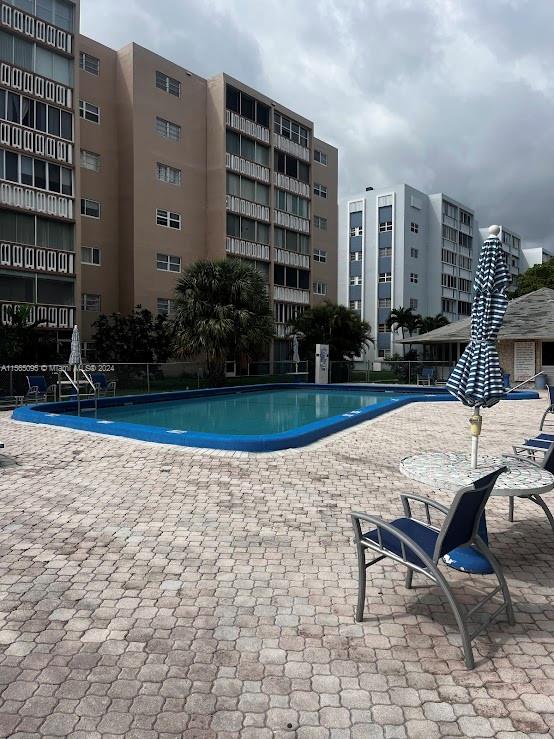 319 NE 14th Ave 702, Hallandale Beach, Florida 33009, 2 Bedrooms Bedrooms, ,2 BathroomsBathrooms,Residentiallease,For Rent,319 NE 14th Ave 702,A11565095