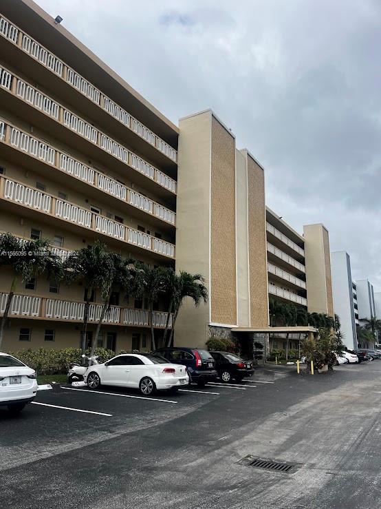 319 NE 14th Ave 702, Hallandale Beach, Florida 33009, 2 Bedrooms Bedrooms, ,2 BathroomsBathrooms,Residentiallease,For Rent,319 NE 14th Ave 702,A11565095