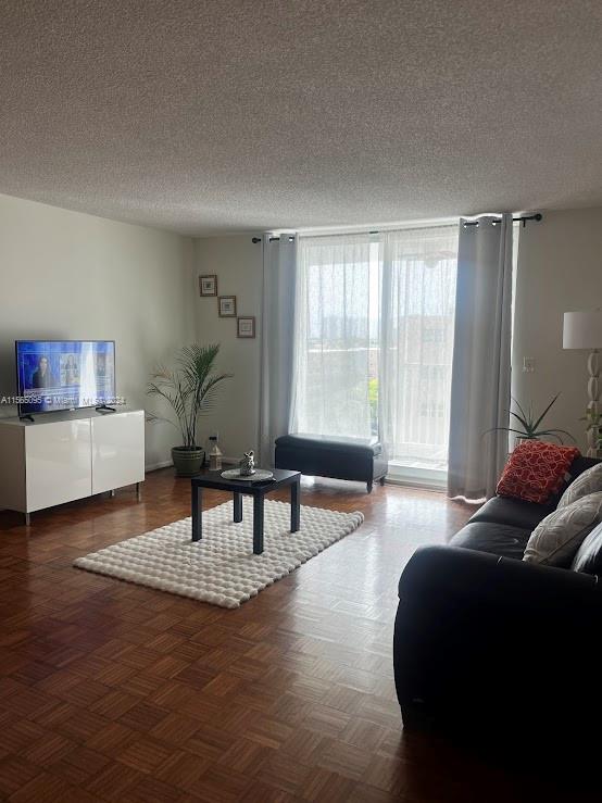 319 NE 14th Ave 702, Hallandale Beach, Florida 33009, 2 Bedrooms Bedrooms, ,2 BathroomsBathrooms,Residentiallease,For Rent,319 NE 14th Ave 702,A11565095