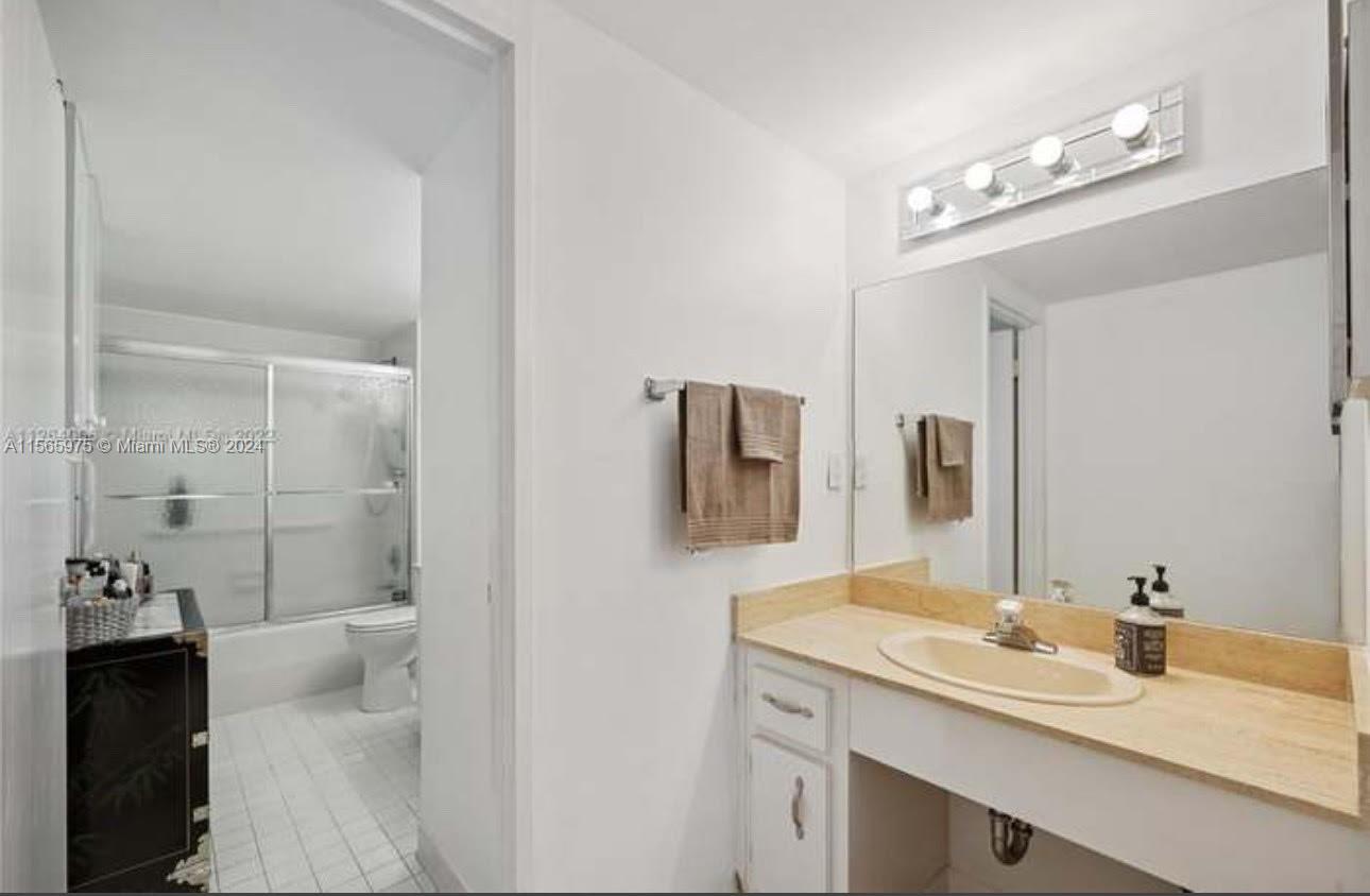 500 Three Islands Blvd 509, Hallandale Beach, Florida 33009, 2 Bedrooms Bedrooms, ,2 BathroomsBathrooms,Residentiallease,For Rent,500 Three Islands Blvd 509,A11565975
