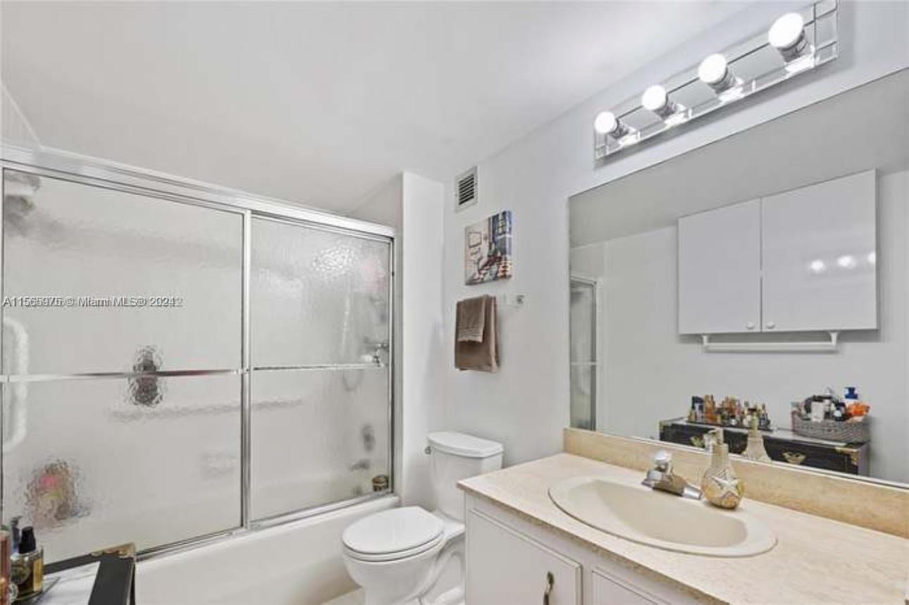 500 Three Islands Blvd 509, Hallandale Beach, Florida 33009, 2 Bedrooms Bedrooms, ,2 BathroomsBathrooms,Residentiallease,For Rent,500 Three Islands Blvd 509,A11565975