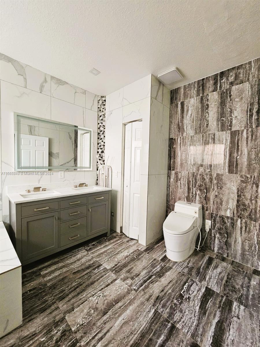 4233 NE 16th St 4233, Homestead, Florida 33033, 4 Bedrooms Bedrooms, ,2 BathroomsBathrooms,Residentiallease,For Rent,4233 NE 16th St 4233,A11565949