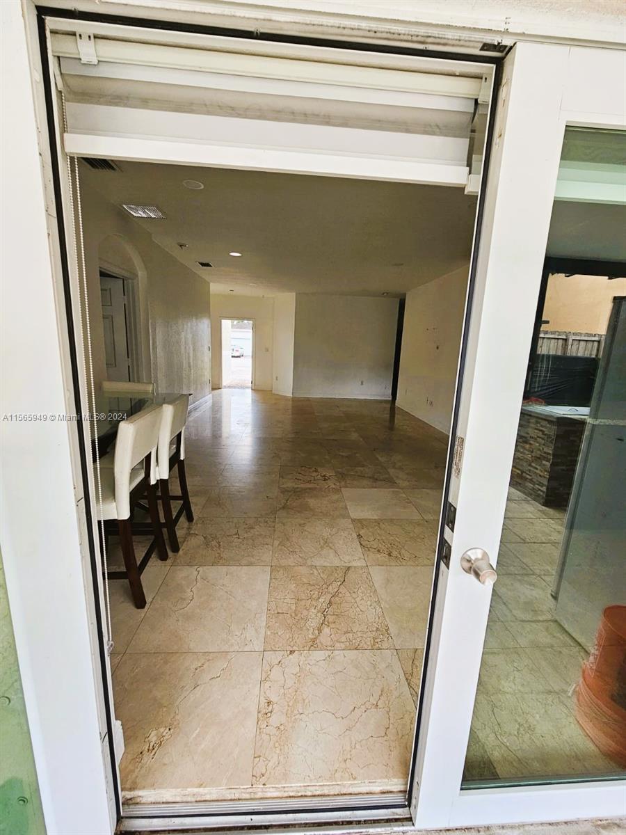 4233 NE 16th St 4233, Homestead, Florida 33033, 4 Bedrooms Bedrooms, ,2 BathroomsBathrooms,Residentiallease,For Rent,4233 NE 16th St 4233,A11565949