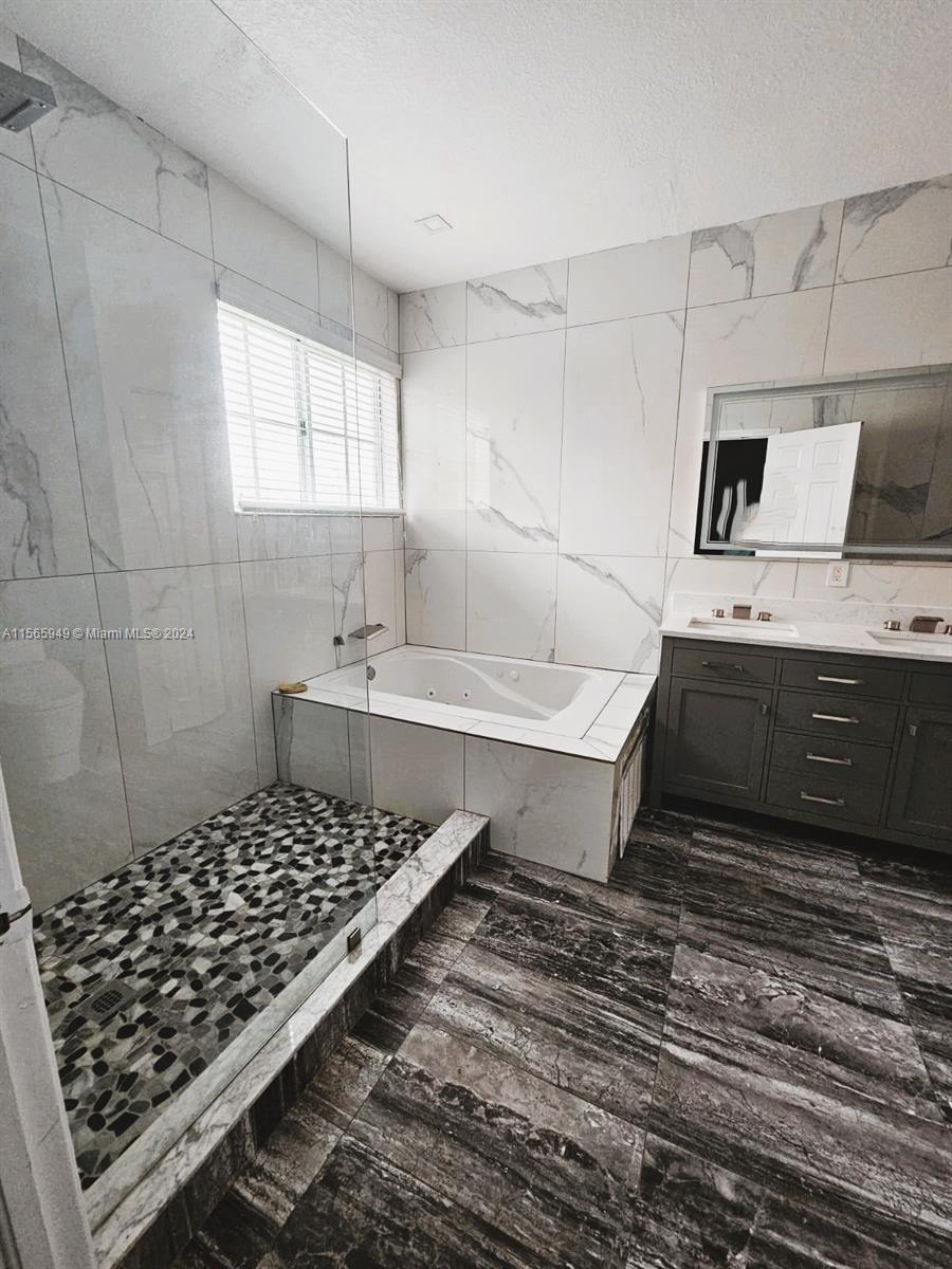 4233 NE 16th St 4233, Homestead, Florida 33033, 4 Bedrooms Bedrooms, ,2 BathroomsBathrooms,Residentiallease,For Rent,4233 NE 16th St 4233,A11565949