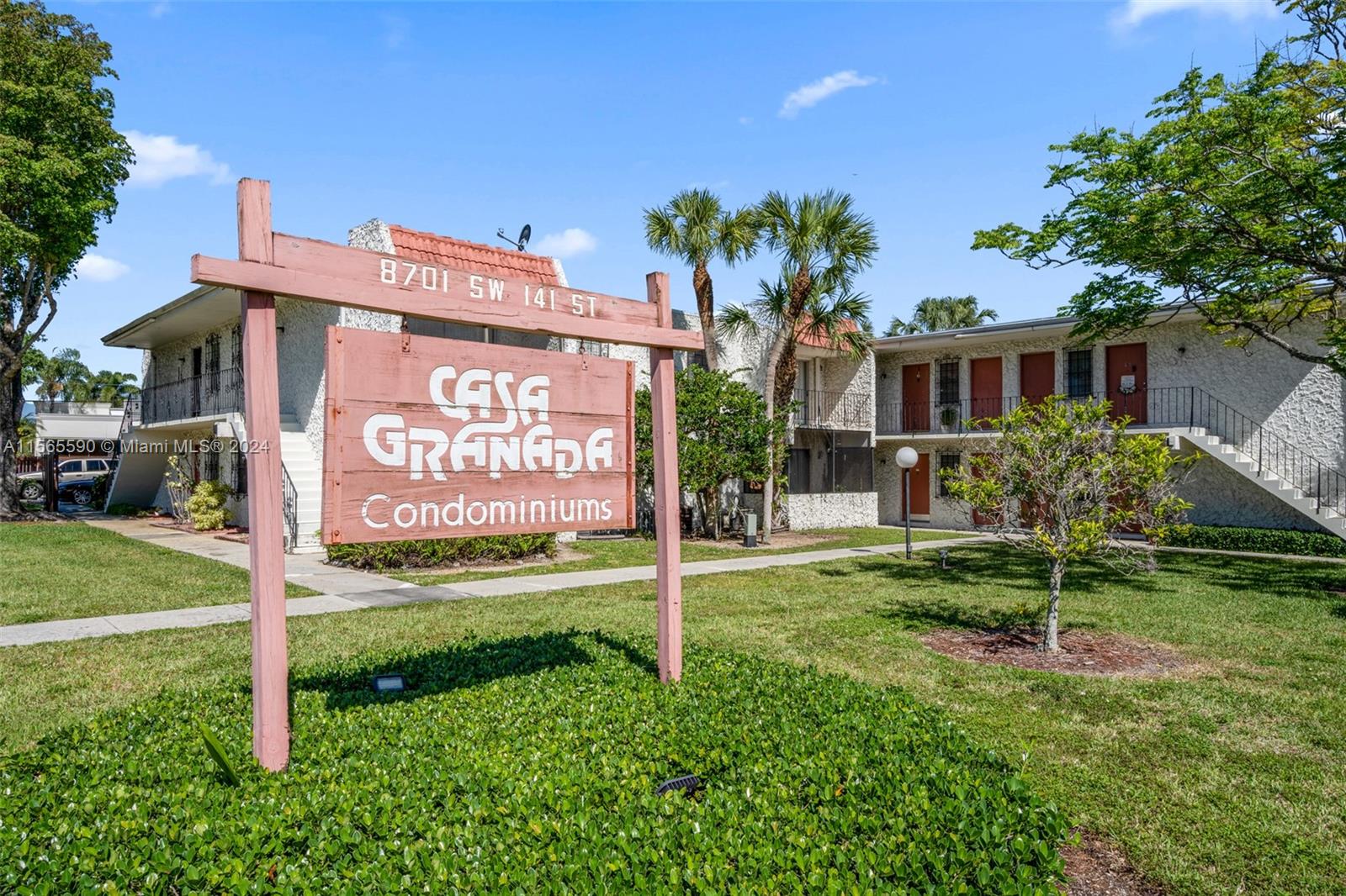 Welcome to this charming ground-level 1 bed, 1 bath residence in Casa Granada. This corner unit features an updated kitchen with granite countertops, tiled flooring, and a 2019 AC unit and condenser. This condo offers comfort and convenience. Enjoy community amenities including a pool, laundry facilities, clubhouse, and outdoor seating. Located in Palmetto Bay, it provides easy access to schools, shopping, dining, and major roadways. Don't miss out - schedule your showing today!