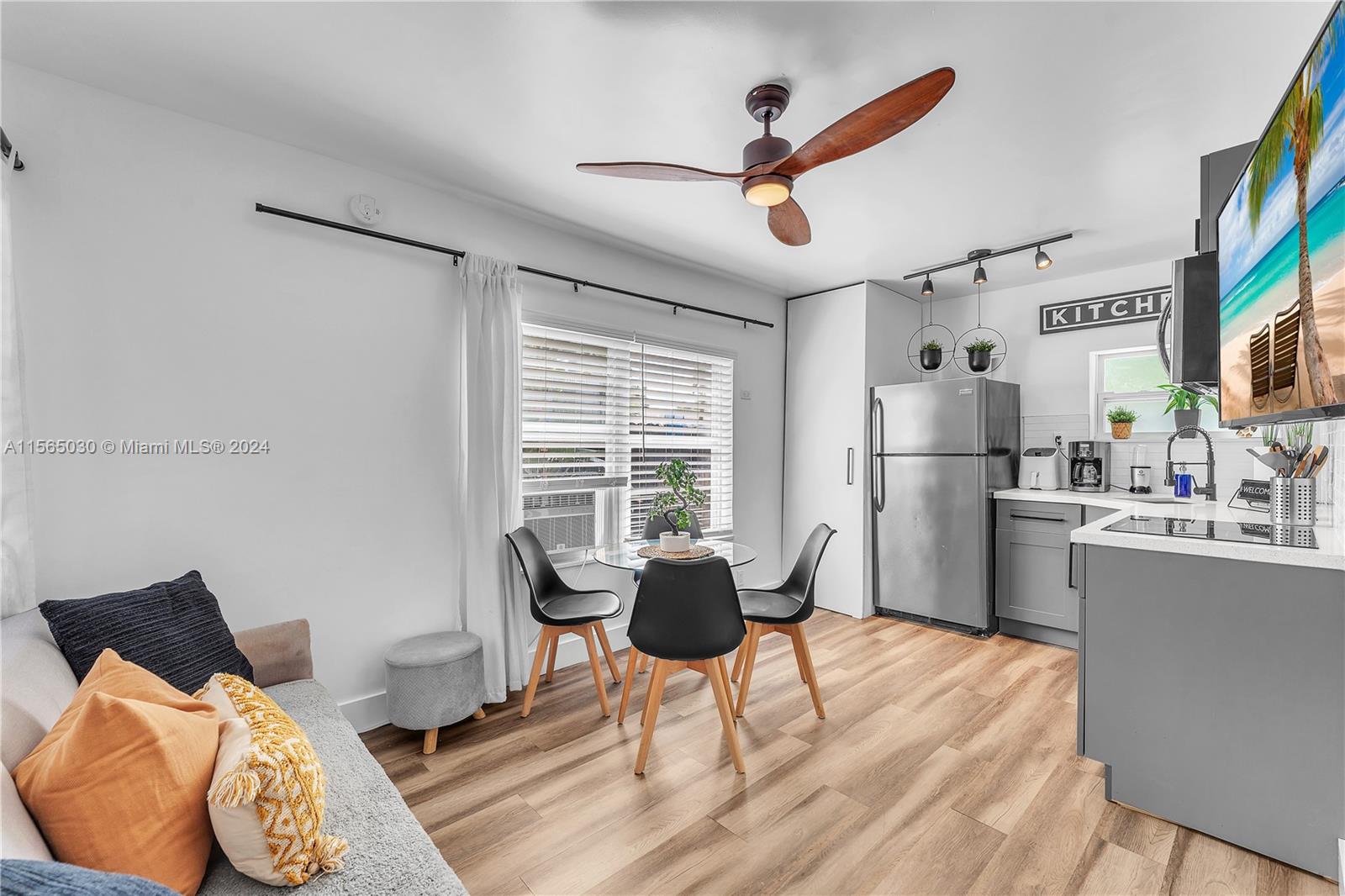 1109 NE 16th Ter 4, Fort Lauderdale, Florida 33304, 2 Bedrooms Bedrooms, ,2 BathroomsBathrooms,Residentiallease,For Rent,1109 NE 16th Ter 4,A11565030