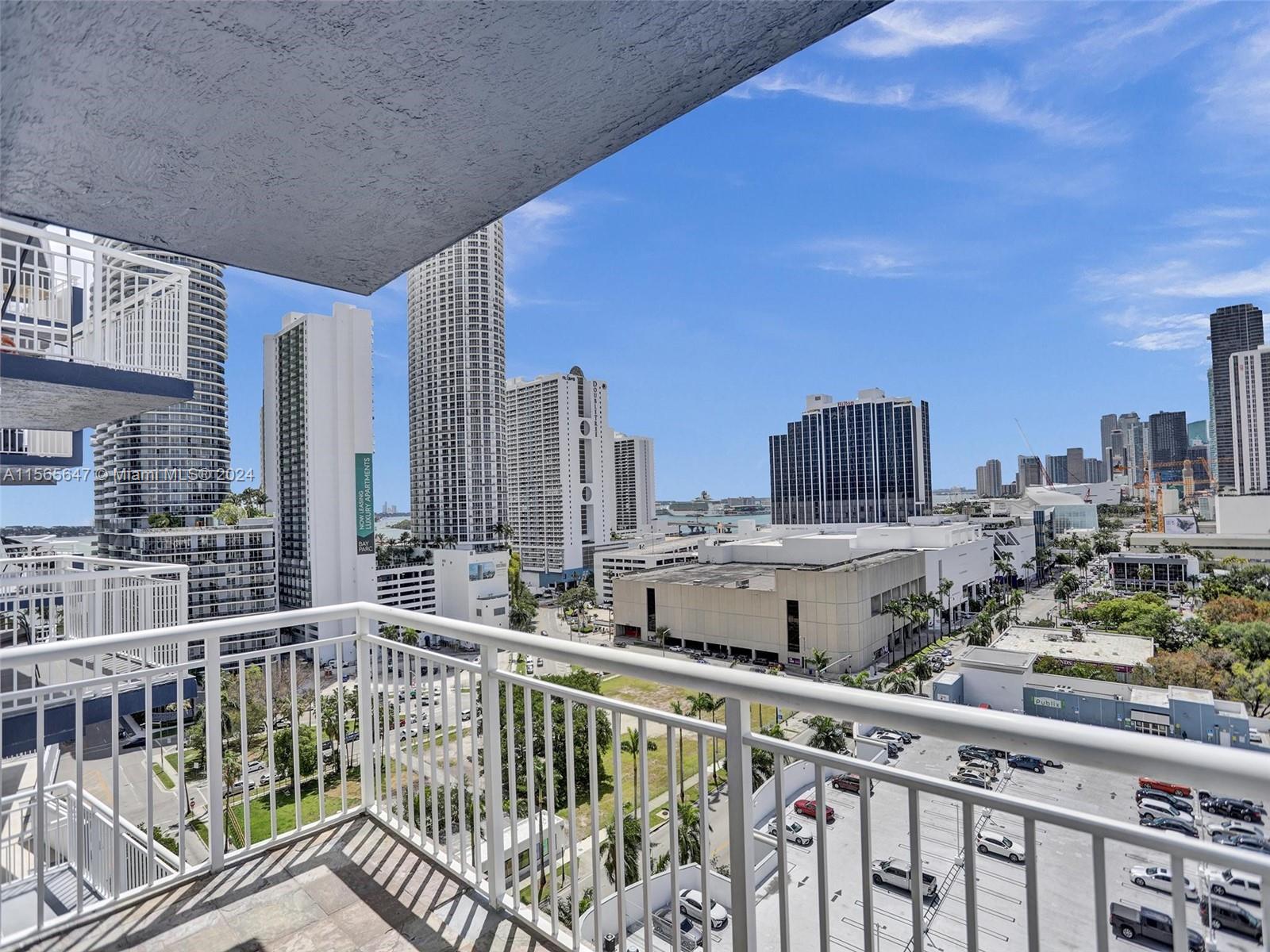 Stunning 2-bed/2-bath condo on Biscayne Blvd & 18th St. Sleek stainless steel appliances, washer/dryer, and 1 parking space. Steps from Publix, Art District, Kaseya Arena, and minutes to South Beach and Miami Airport. Urban luxury at its finest.