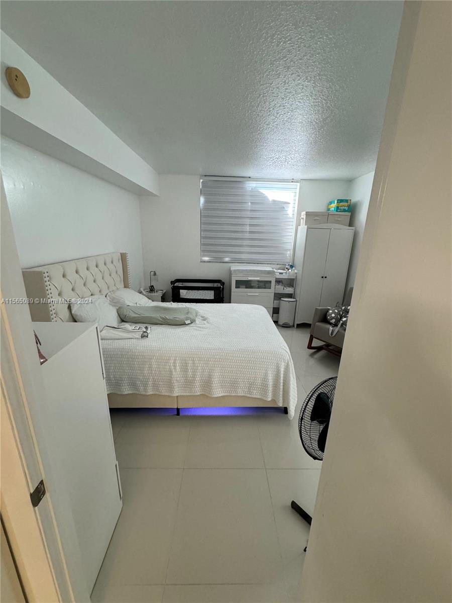 Miami, Florida 33125, 1 Bedroom Bedrooms, ,1 BathroomBathrooms,Residentiallease,For Rent,A11565089