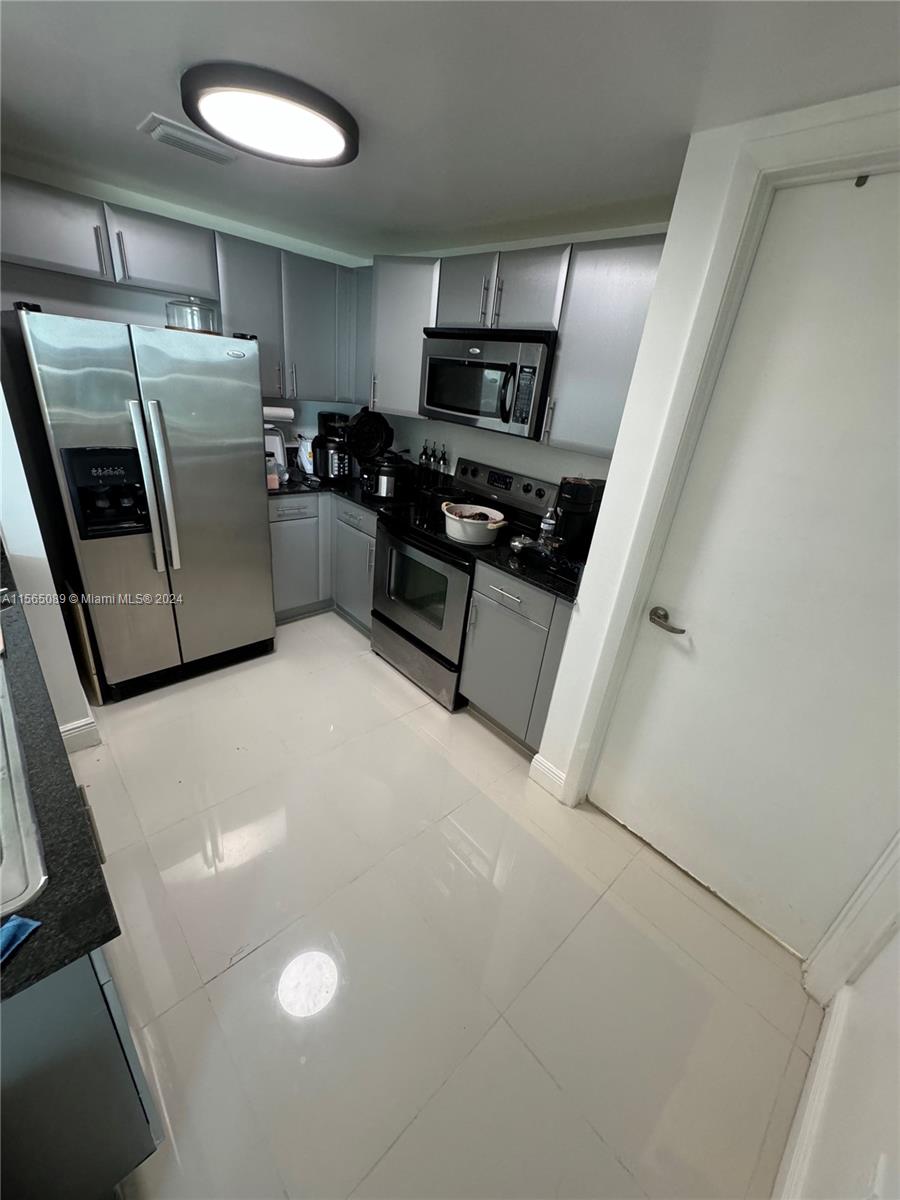 Miami, Florida 33125, 1 Bedroom Bedrooms, ,1 BathroomBathrooms,Residentiallease,For Rent,A11565089