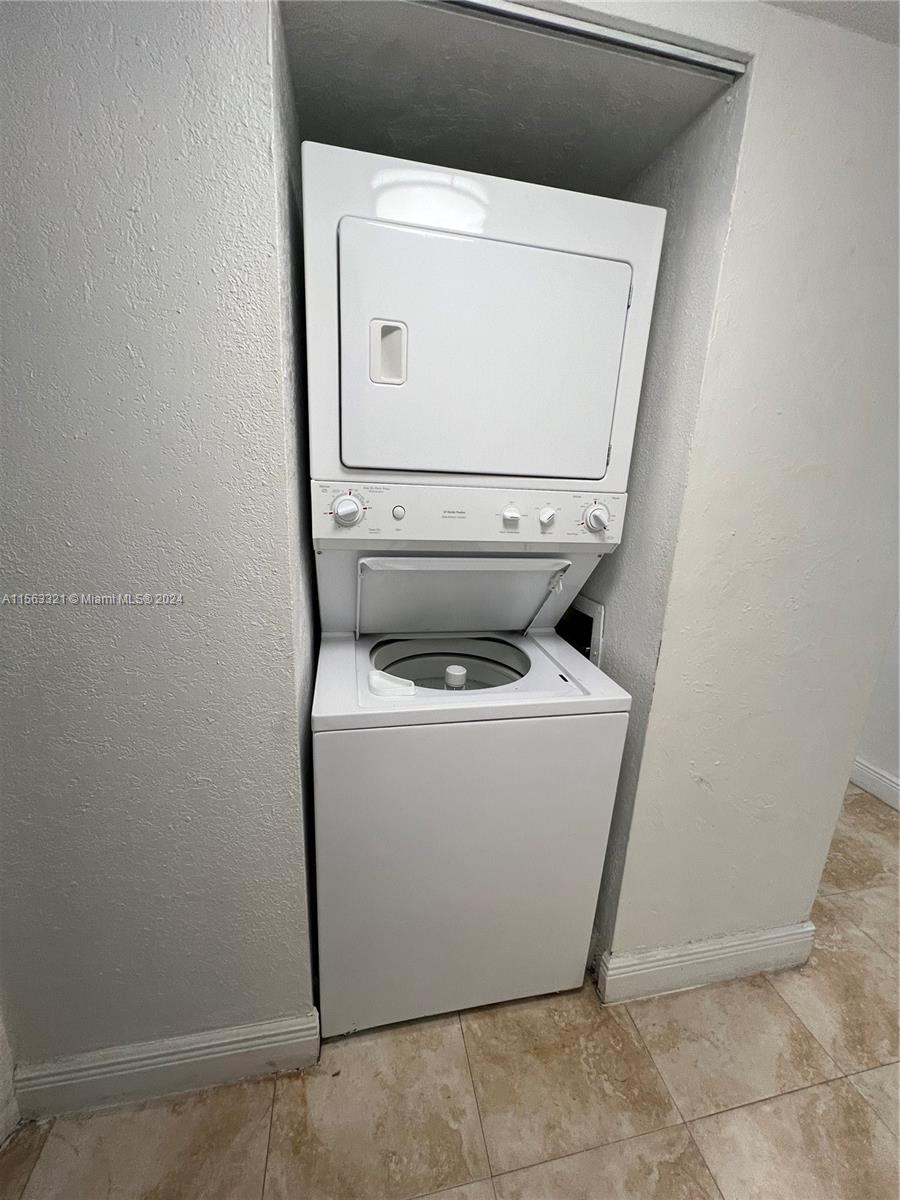 8245 NW 191st St 2-B, Hialeah, Florida 33015, 2 Bedrooms Bedrooms, ,2 BathroomsBathrooms,Residential,For Sale,8245 NW 191st St 2-B,A11563321