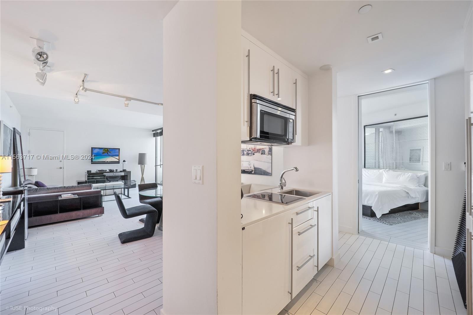 2201 E Collins Ave 431, Miami Beach, Florida 33139, 1 Bedroom Bedrooms, ,1 BathroomBathrooms,Residential,For Sale,2201 E Collins Ave 431,A11563717