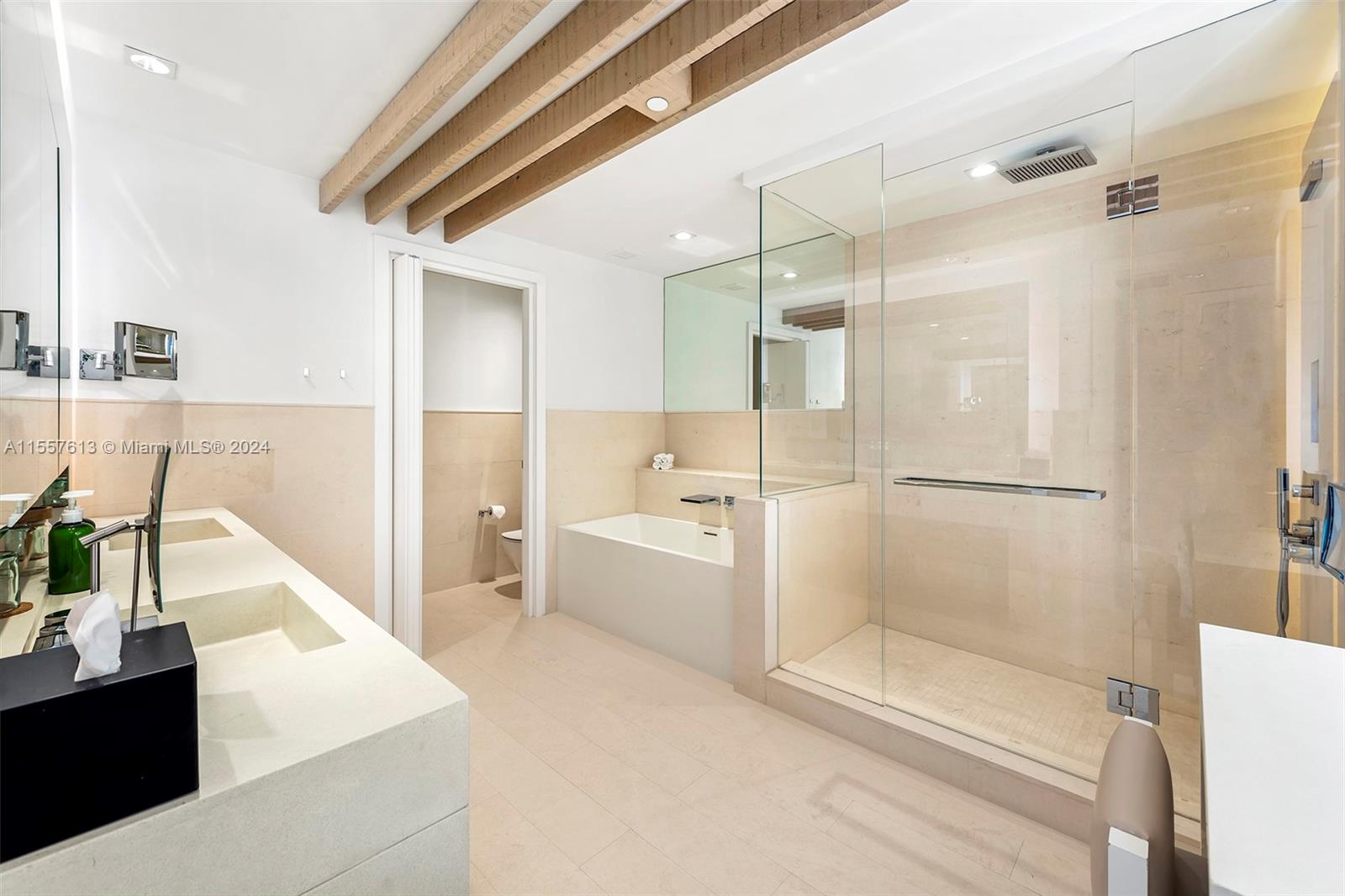 102 24th St PH-1718, Miami Beach, Florida 33139, 2 Bedrooms Bedrooms, ,2 BathroomsBathrooms,Residential,For Sale,102 24th St PH-1718,A11557613