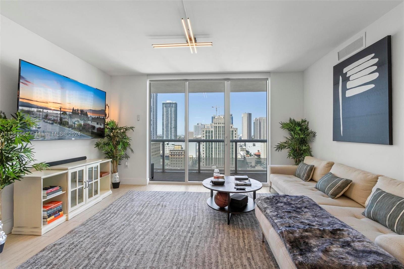 Beautifully Remodeled 2 bed / 2 bath unit with spectacular bay and city views. Wraparound balcony. First class amenities including 24-hr concierge, state of the art center spa, sauna, infinity pool, valet parking & more! 50 Biscayne is located in the heart of downtown next to the best entertainment, restaurants, and activities the city has to offer. Condo has reserves.