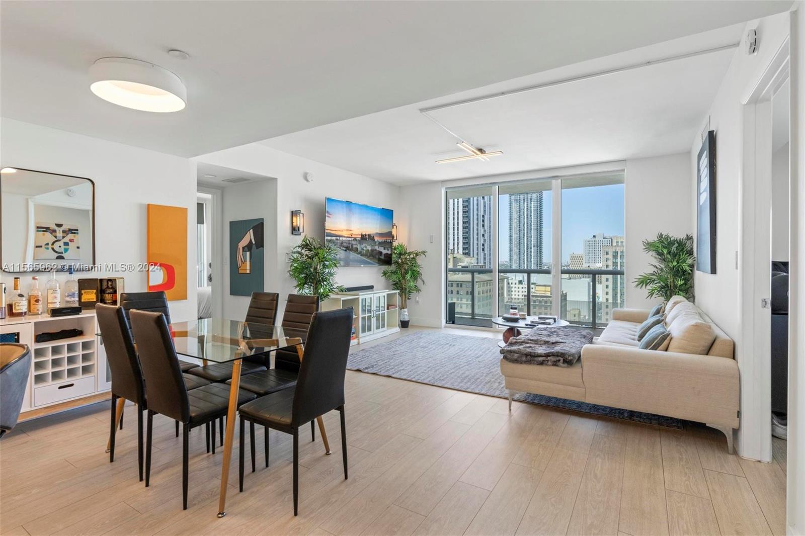 50 Biscayne Blvd 1911, Miami, Florida 33132, 2 Bedrooms Bedrooms, ,2 BathroomsBathrooms,Residential,For Sale,50 Biscayne Blvd 1911,A11565962
